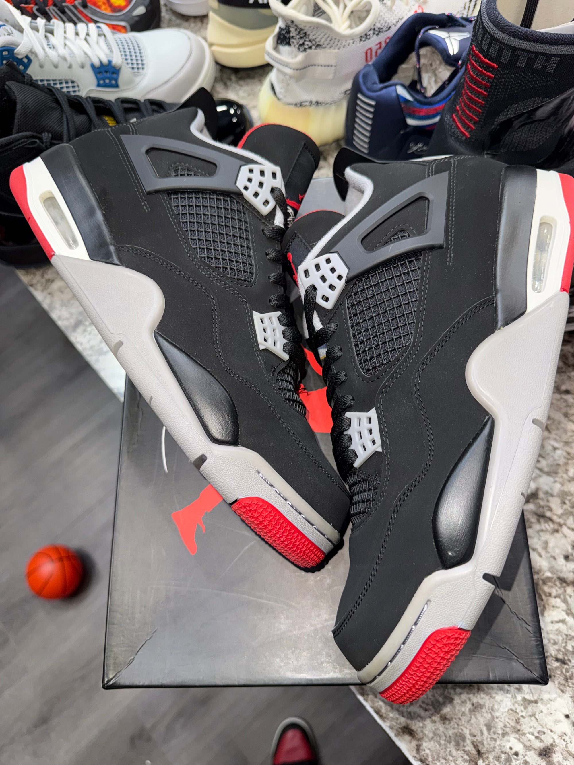 Jordan 4 Retro Bred (2019)