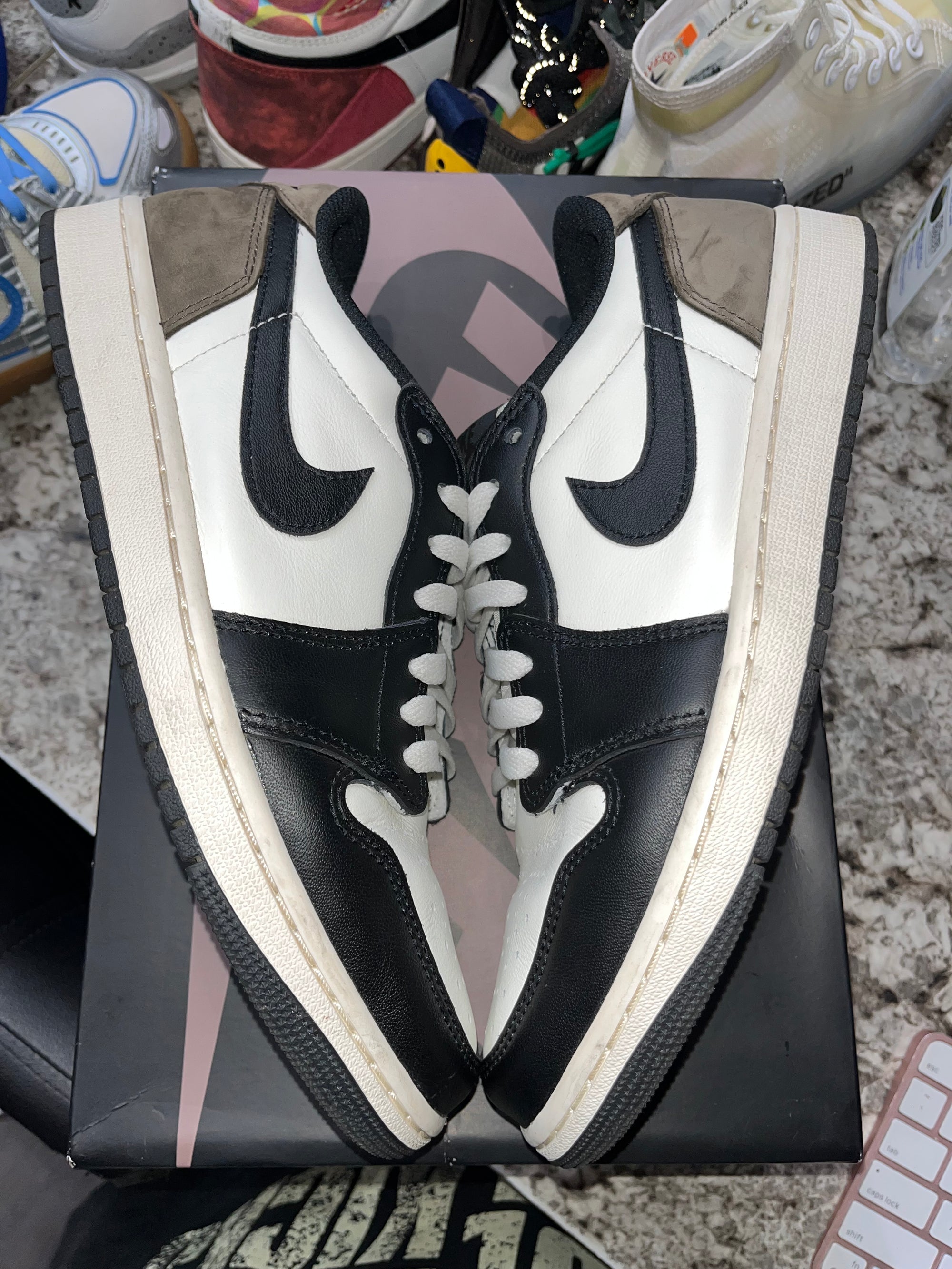 Jordan 1 Retro Low OG Mocha