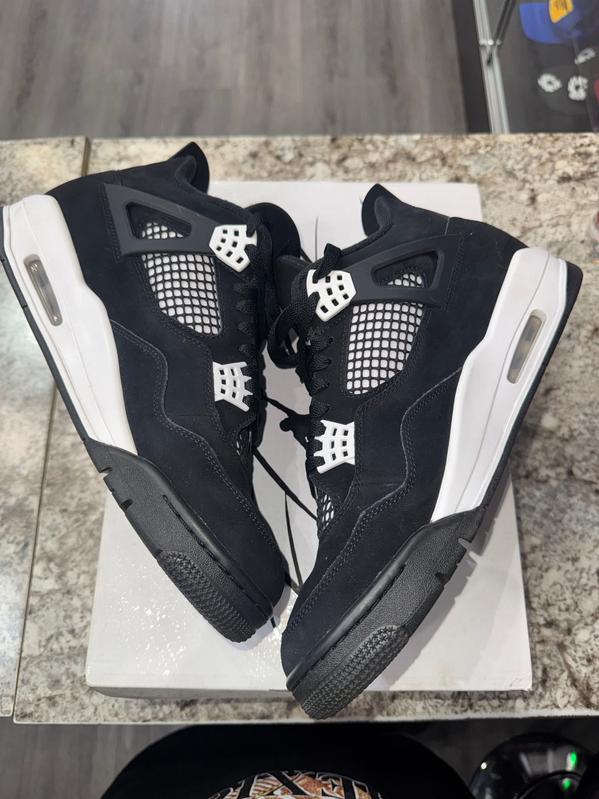 Jordan 4 Retro White Thunder