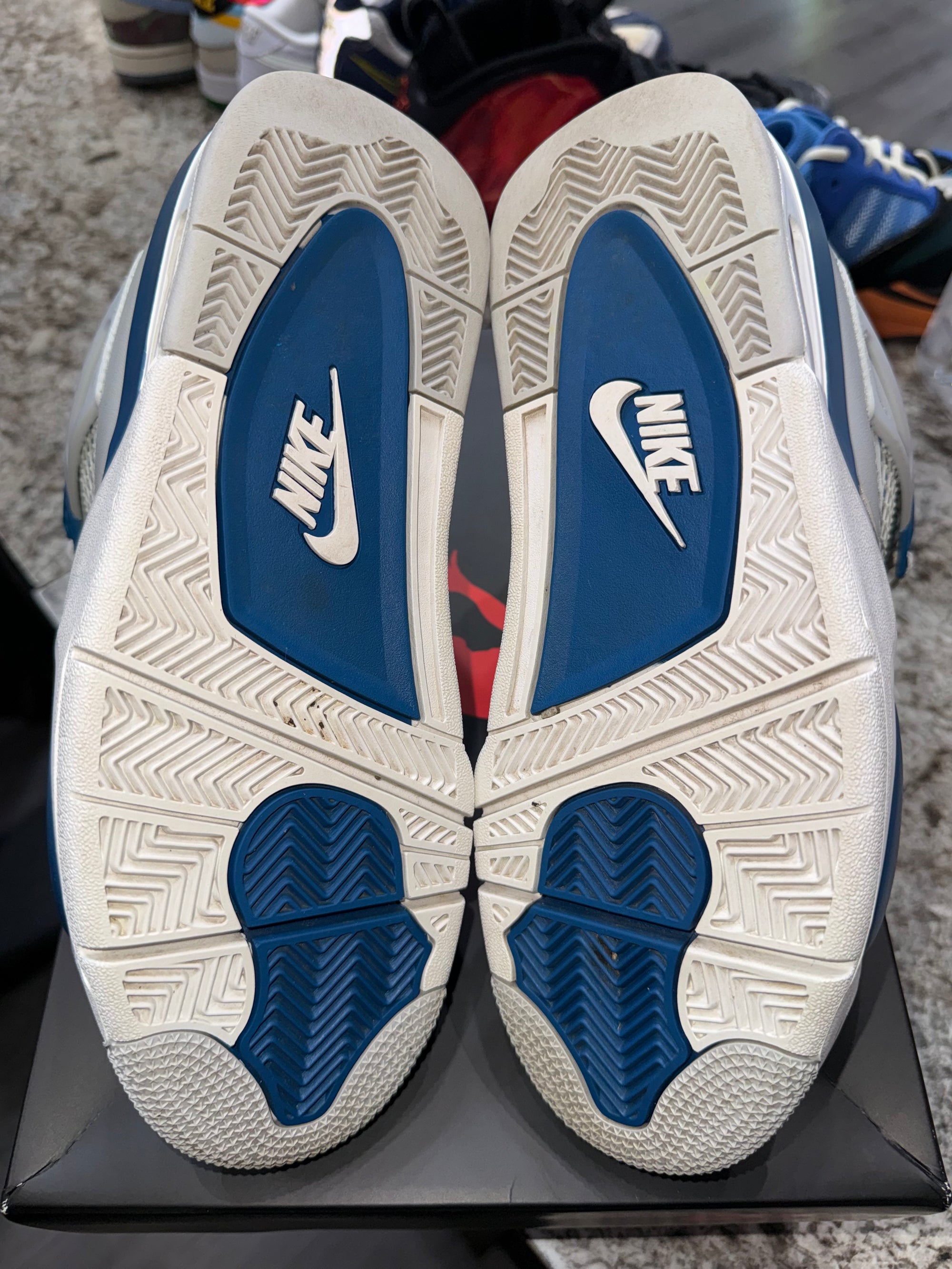 Jordan 4 Retro Military Blue (2024)