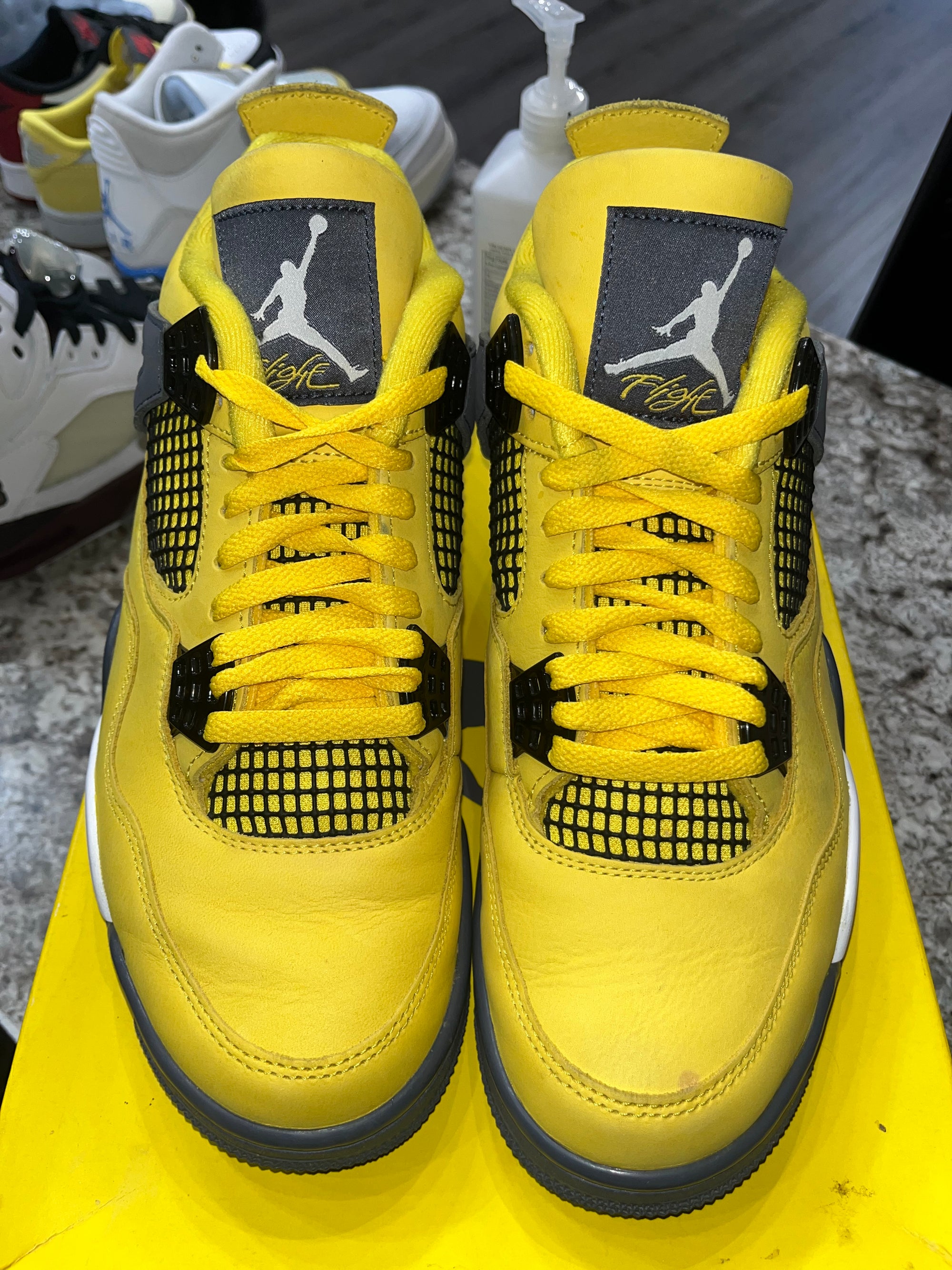 Jordan 4 Retro Lightning (2021)