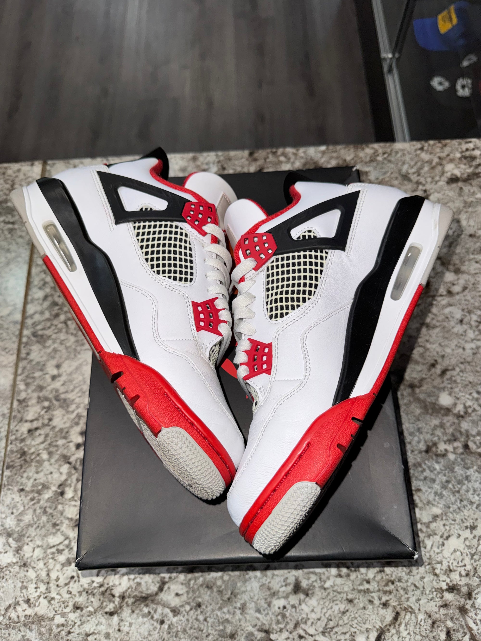 Jordan 4 Retro Fire Red (2020)