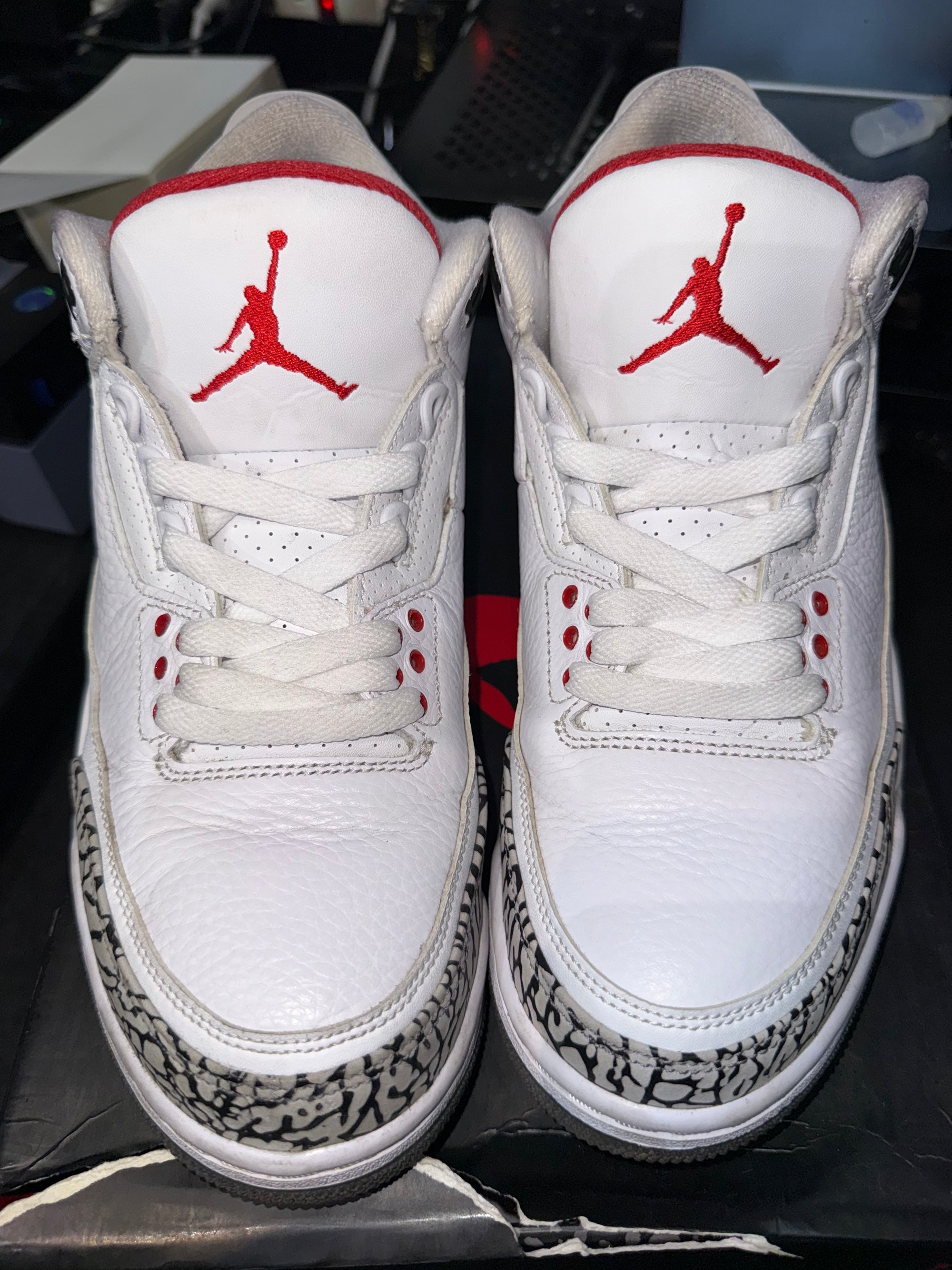 Jordan 3 Retro Free Throw Line White Cement (DAMAGED BOX TOP)