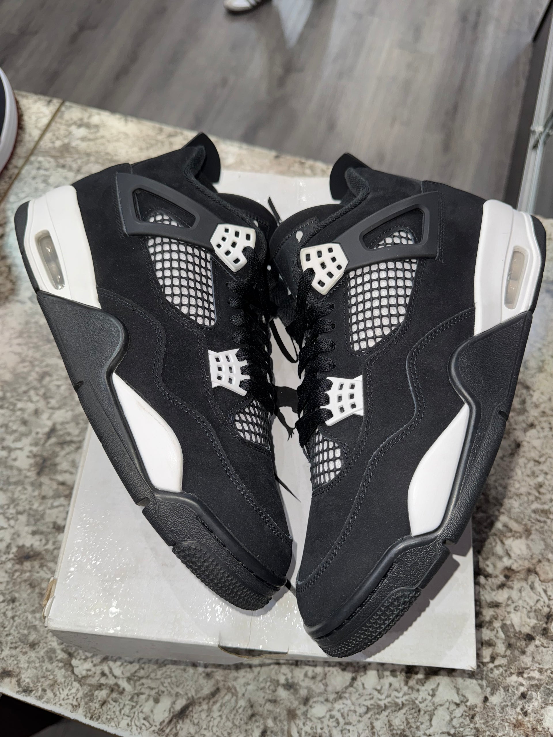 Jordan 4 Retro White Thunder