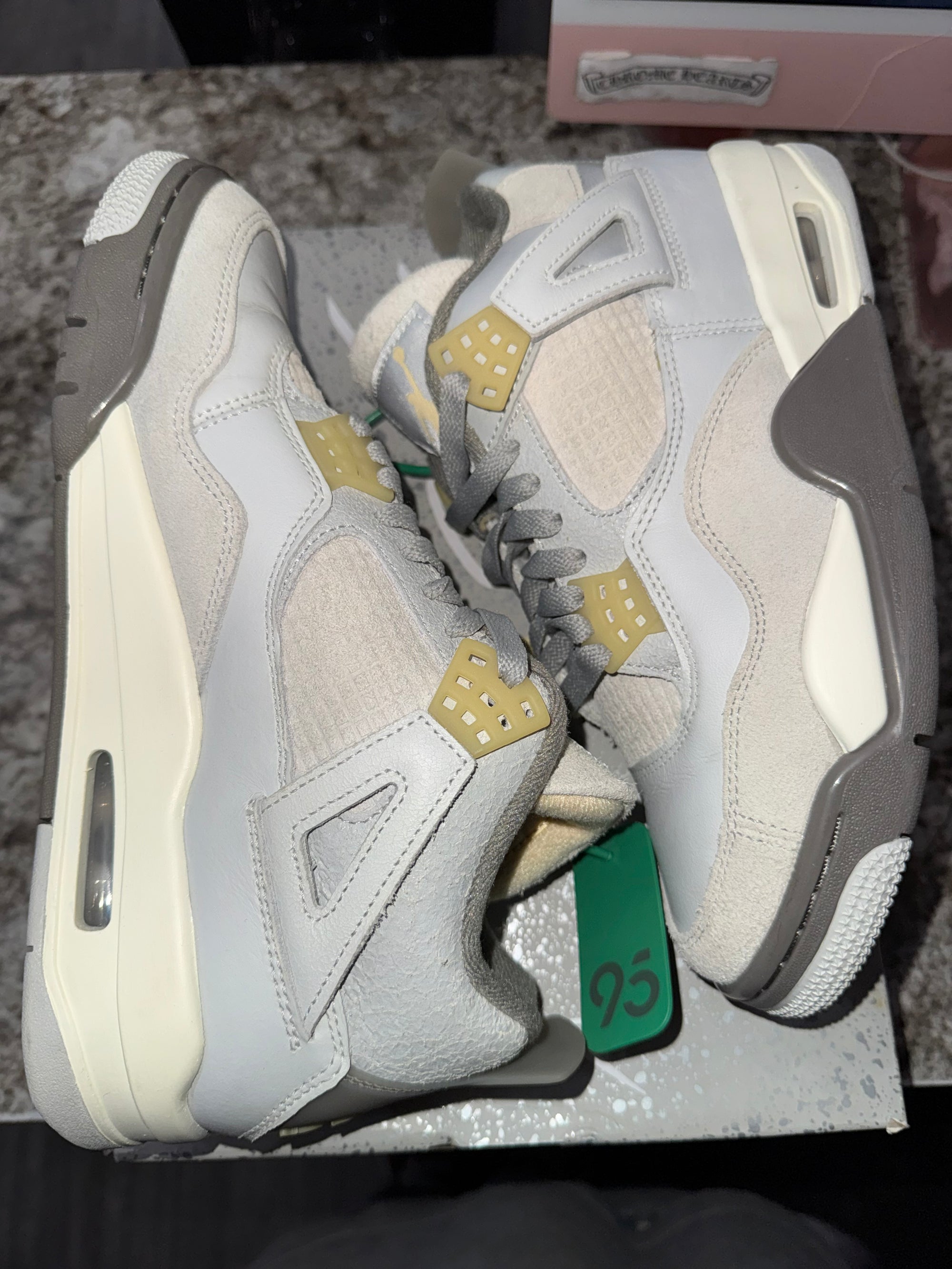 Jordan 4 Retro SE Craft Photon Dust