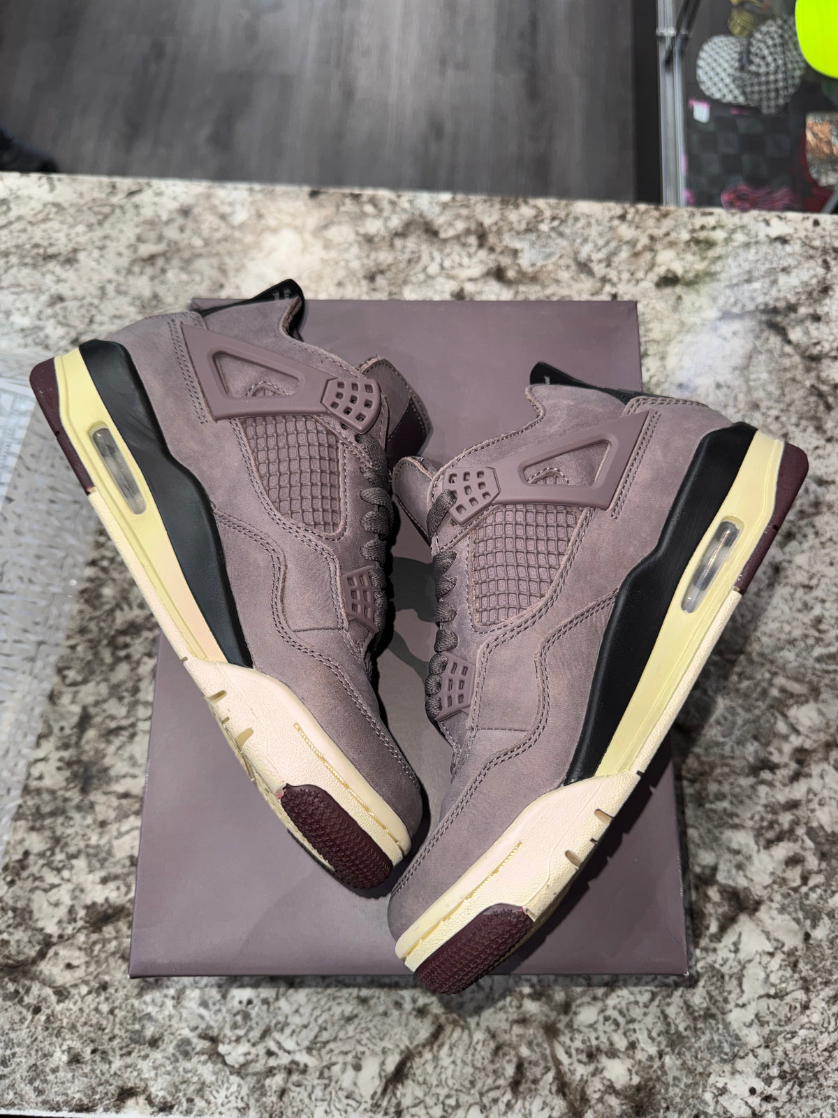 Jordan 4 Retro SP A Ma Maniére Violet Ore