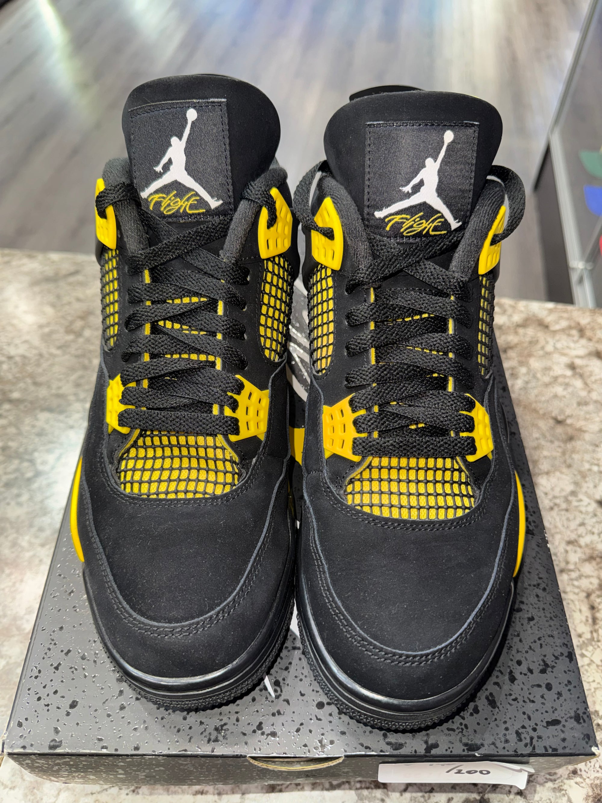 Jordan 4 Retro Thunder (2023)