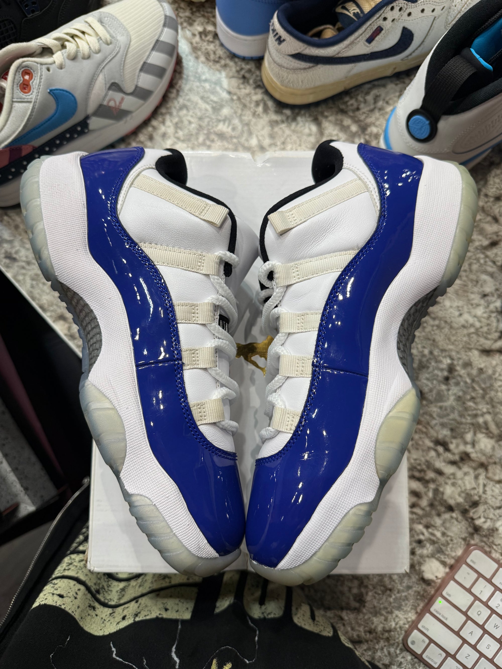 Jordan 11 Retro Low White Concord (Women's)