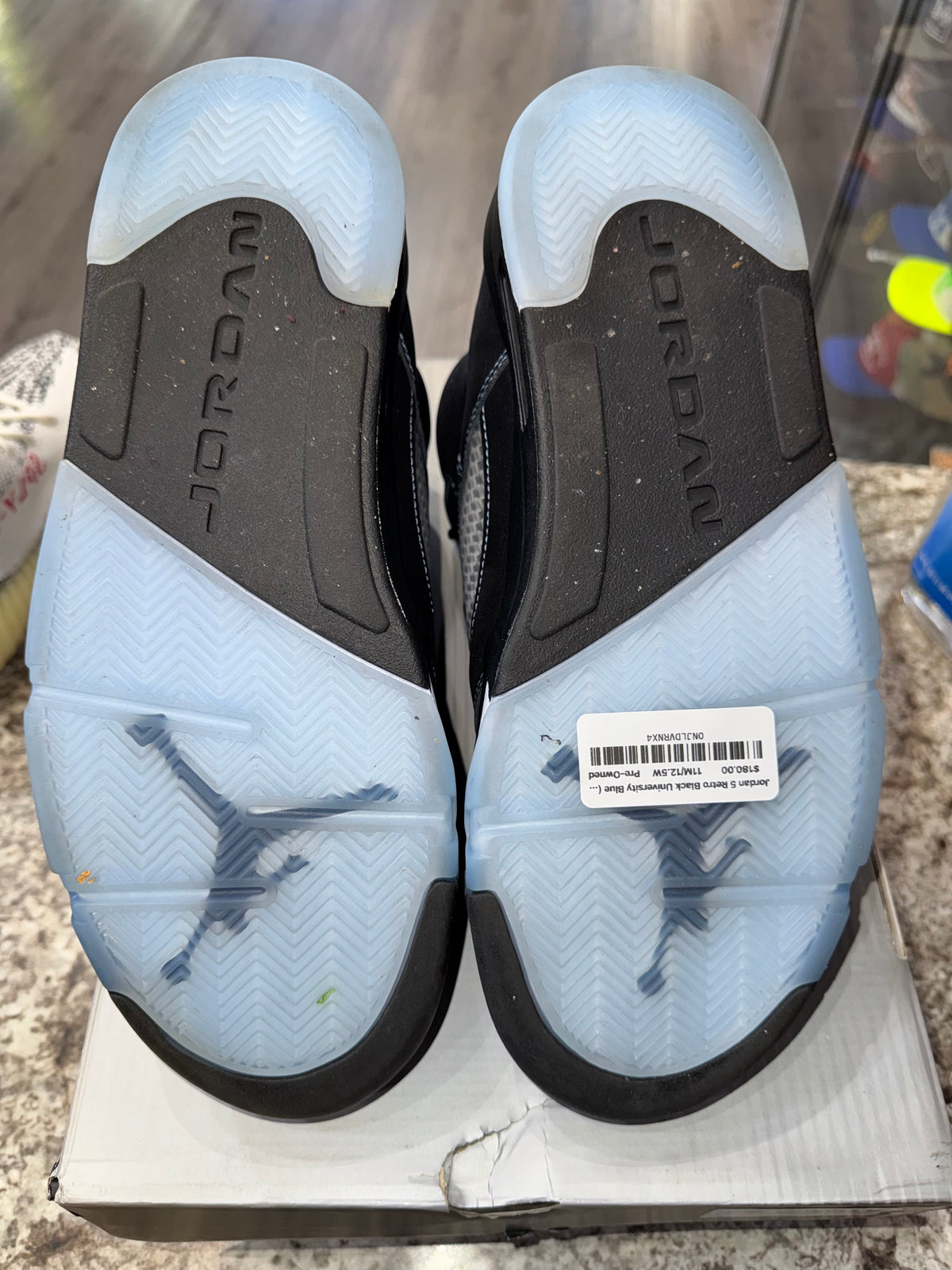 Jordan 5 Retro Black University Blue (2026)