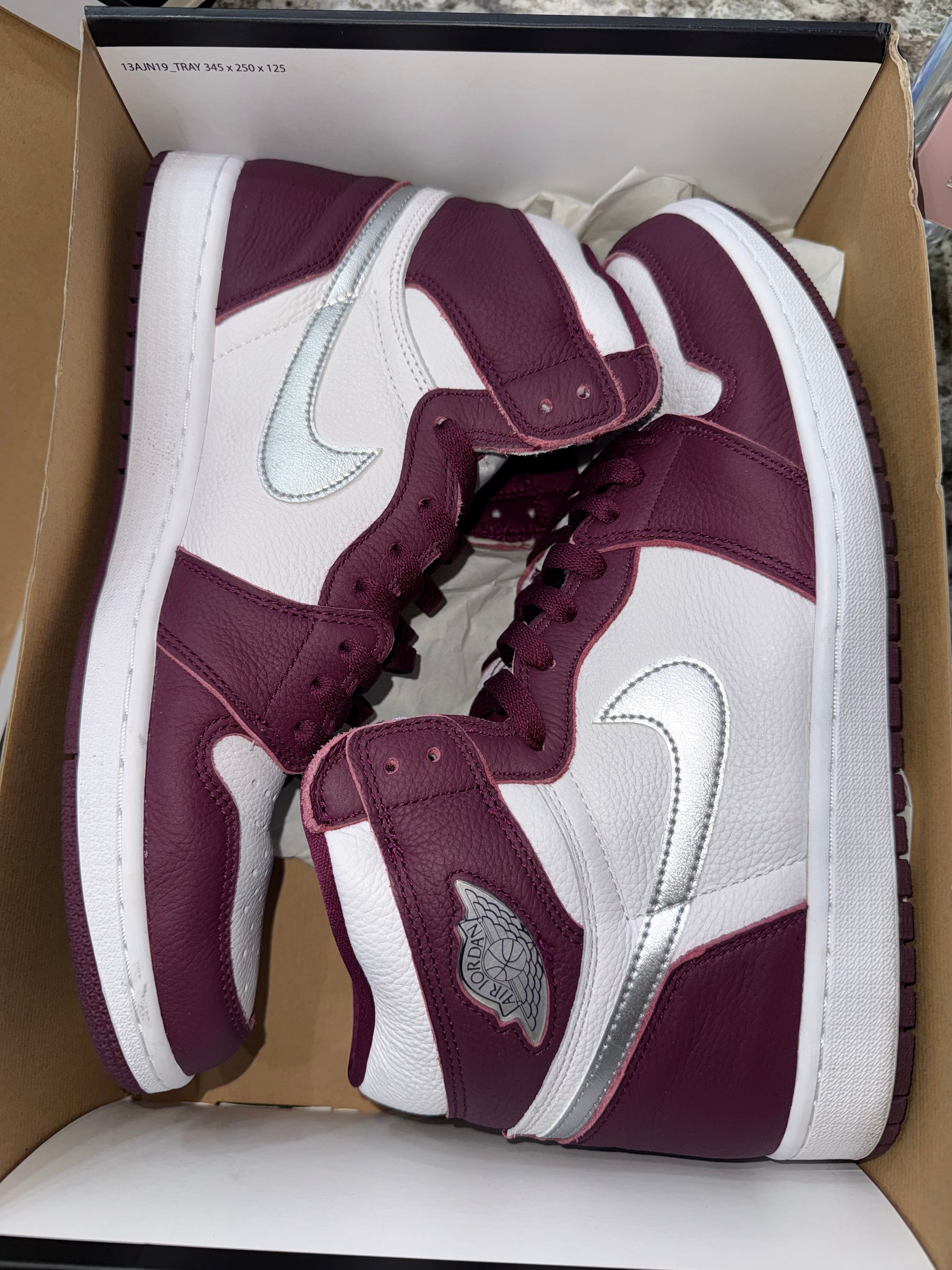 Jordan 1 Retro High OG Bordeaux