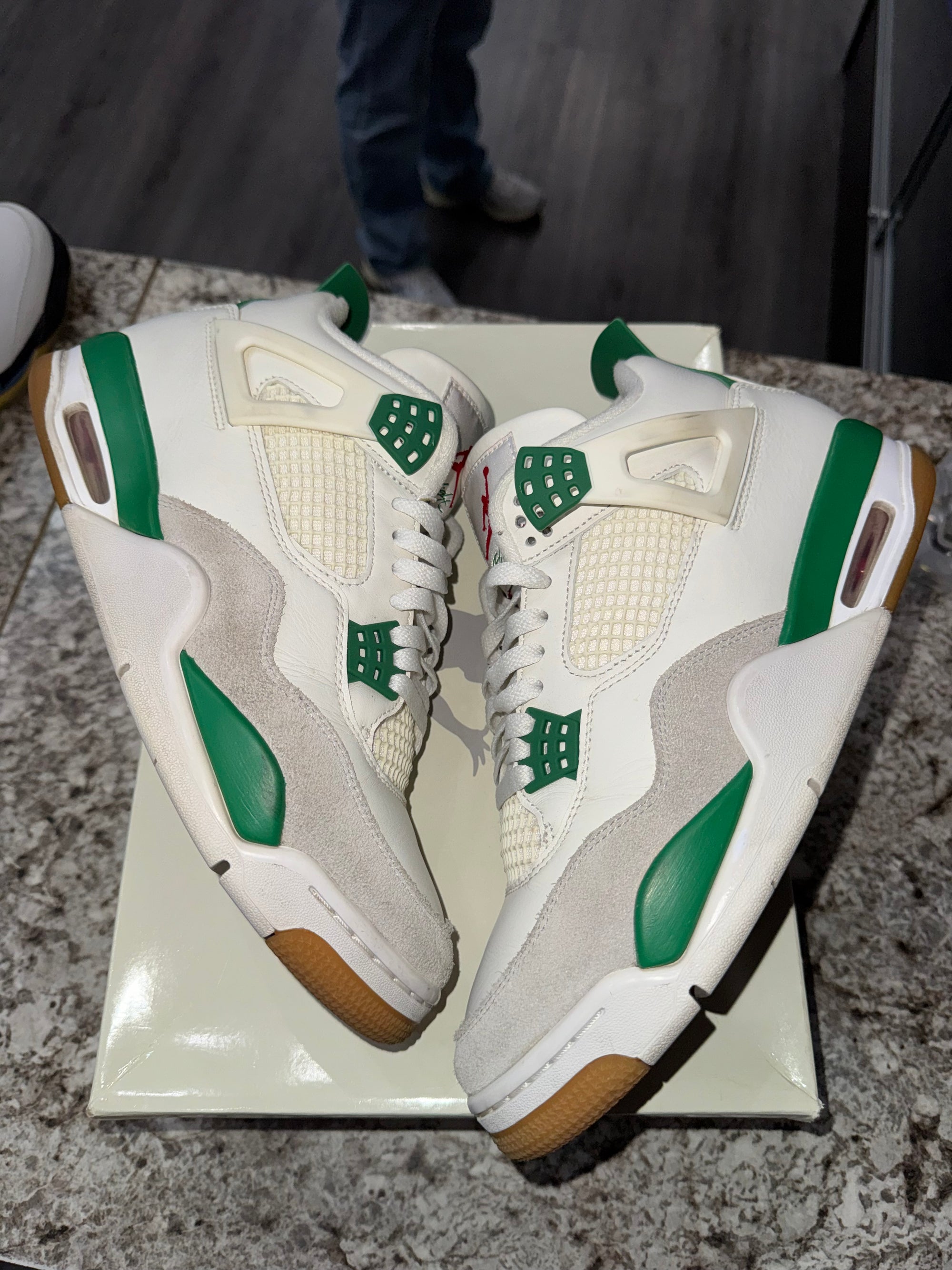 Jordan 4 Retro SB Pine Green