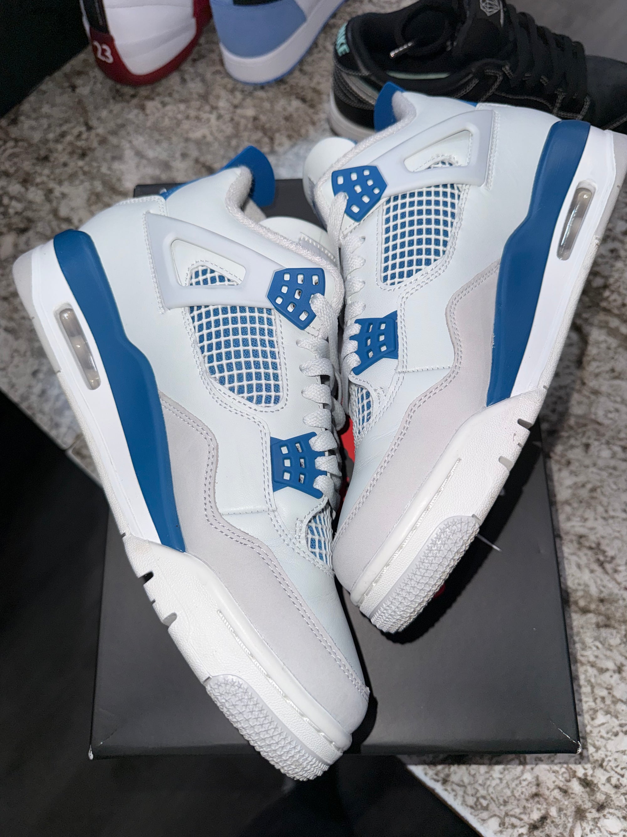 Jordan 4 Retro Military Blue (2024)