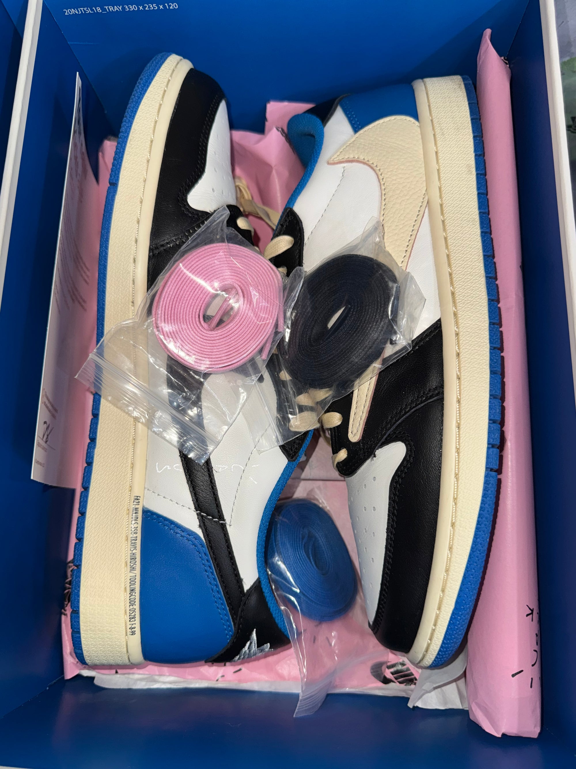 Jordan 1 Retro Low OG SP Fragment x Travis Scott