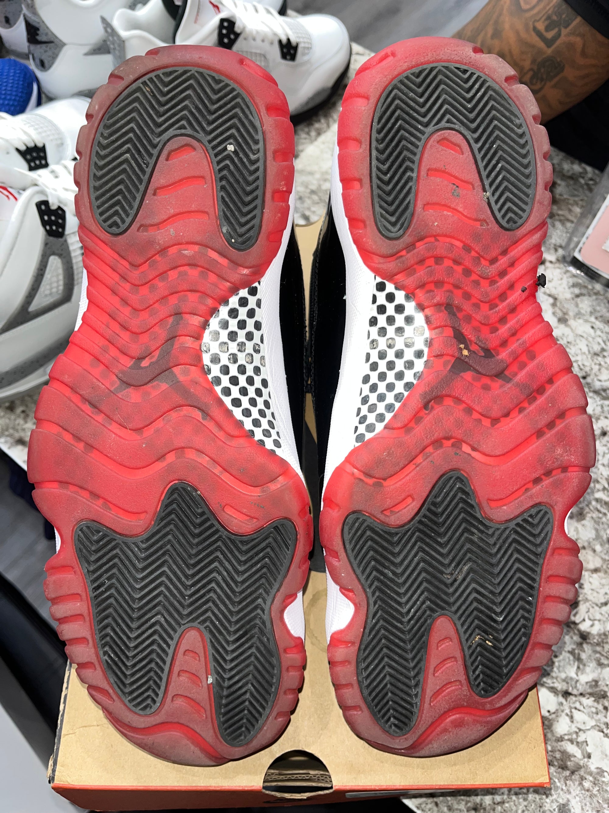 Jordan 11 Retro Playoffs Bred (2019)