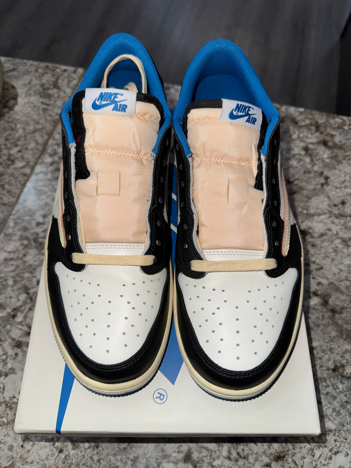 Jordan 1 Retro Low OG SP Fragment x Travis Scott