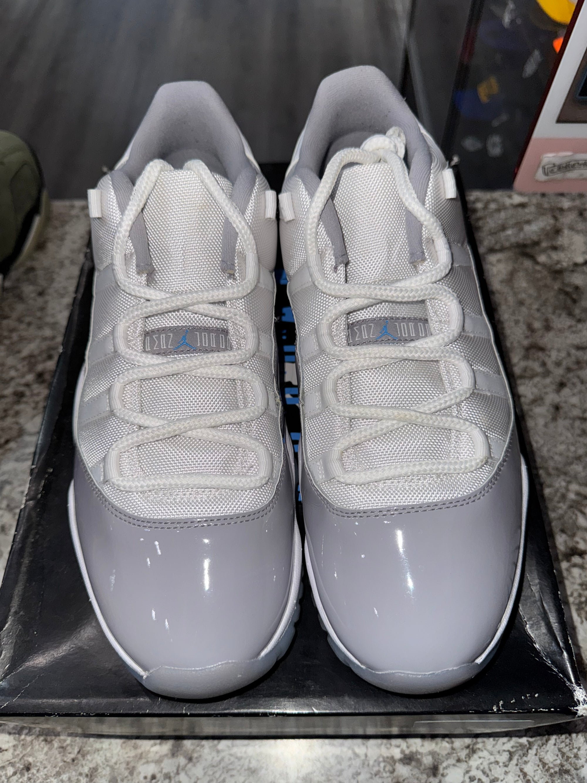 Jordan 11 Retro Low Cement Grey