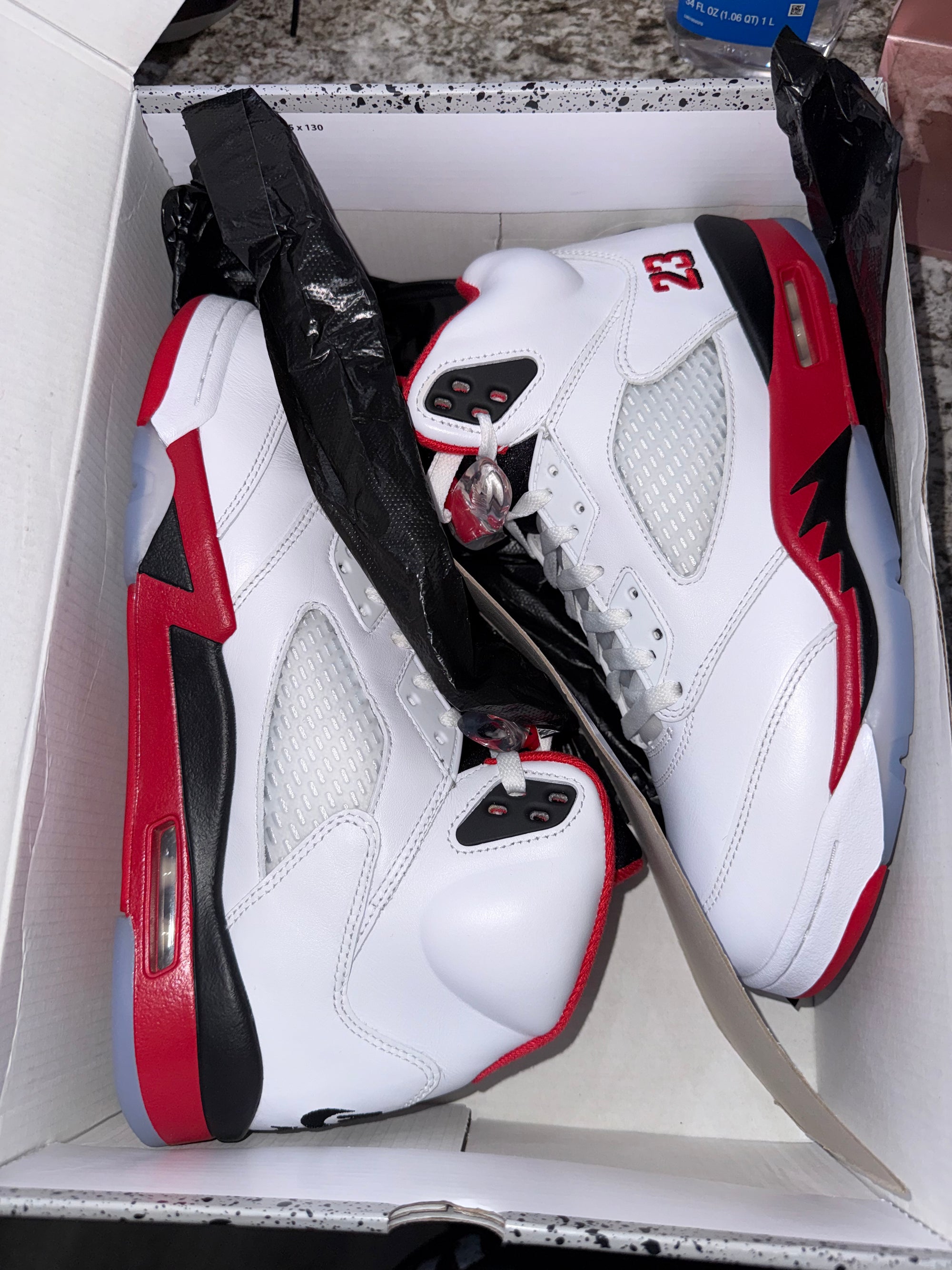 Jordan 5 Retro Fire Red Black Tongue (2025)
