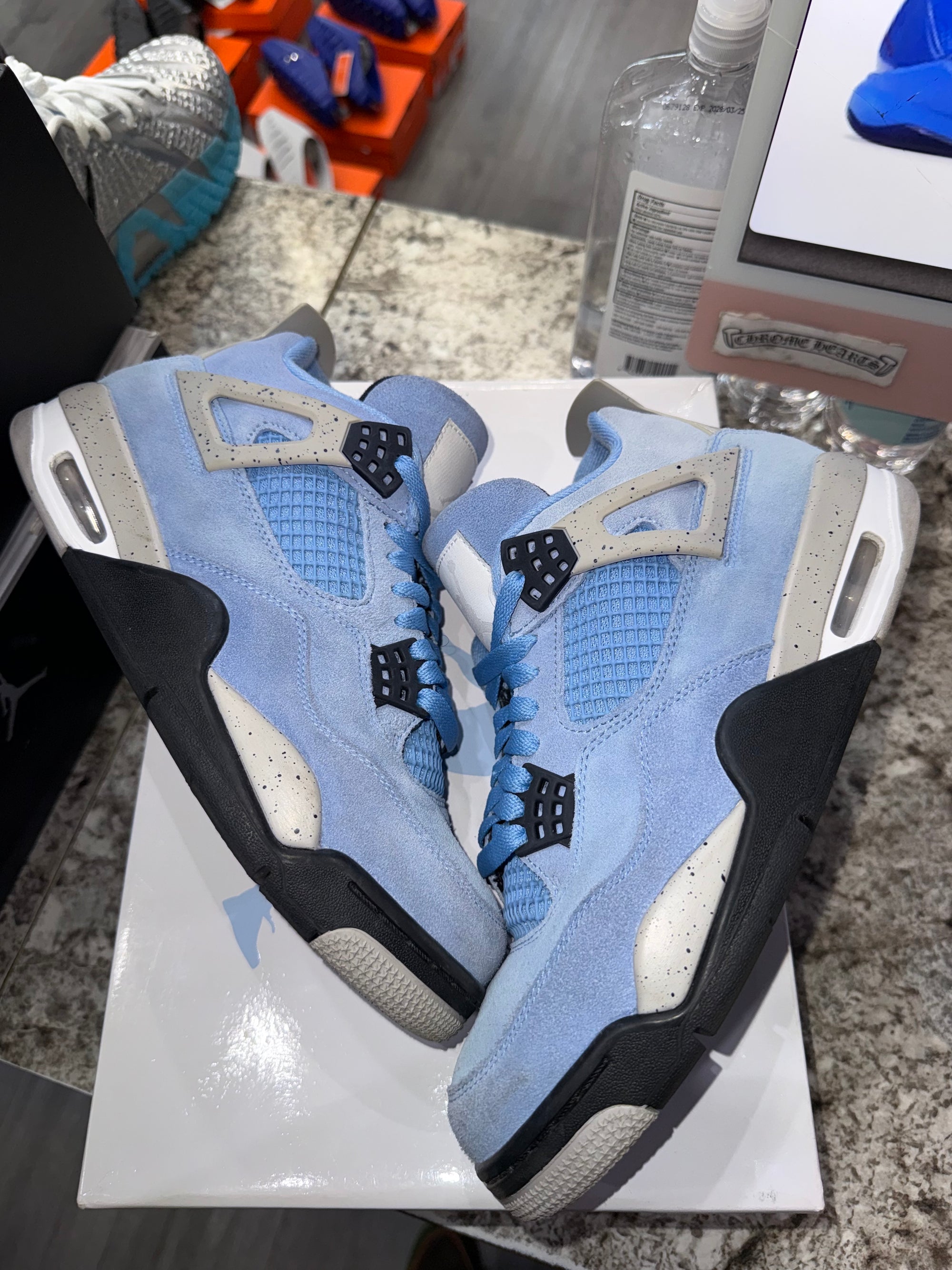 Jordan 4 Retro University Blue