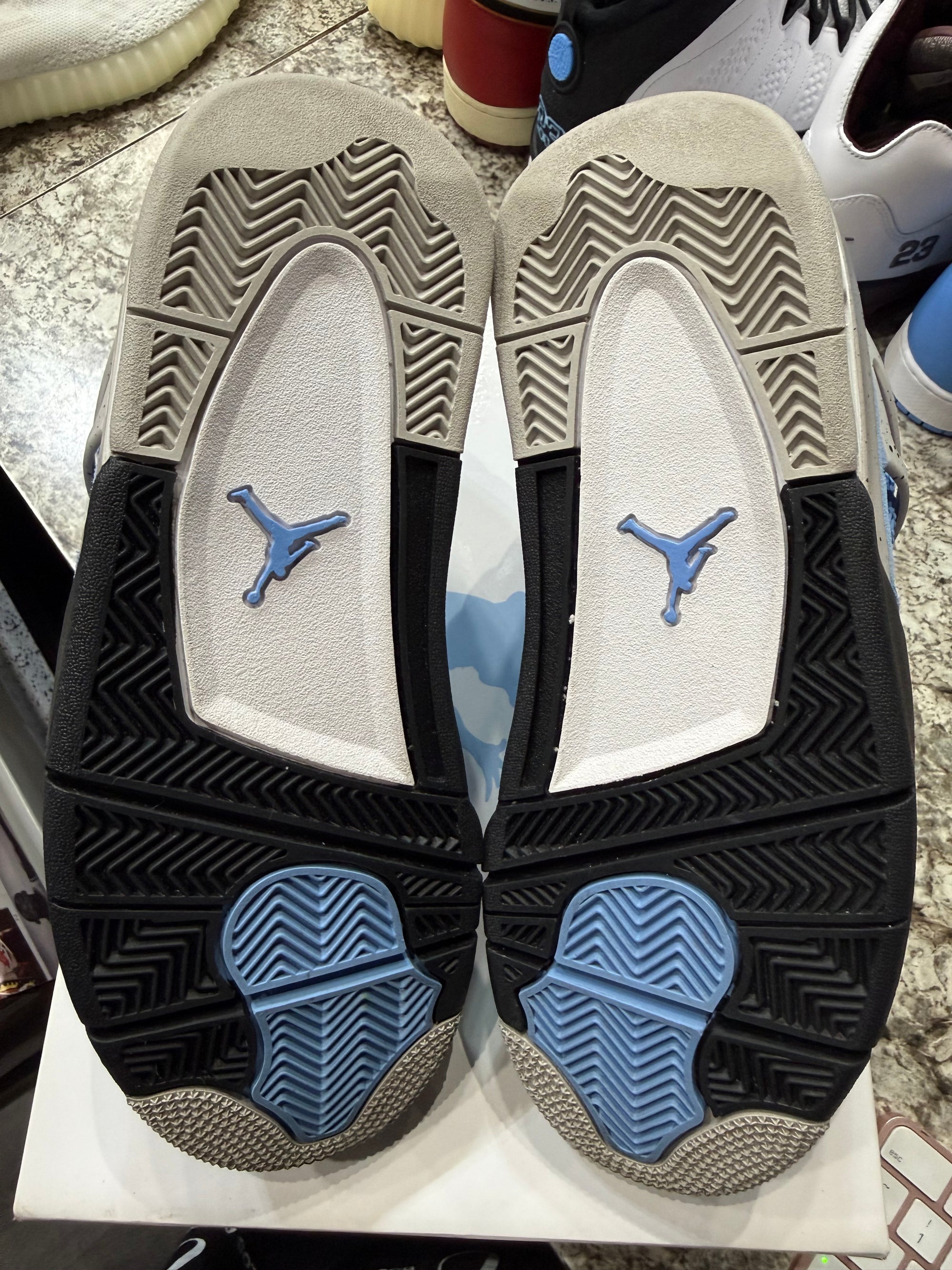 Jordan 4 Retro University Blue