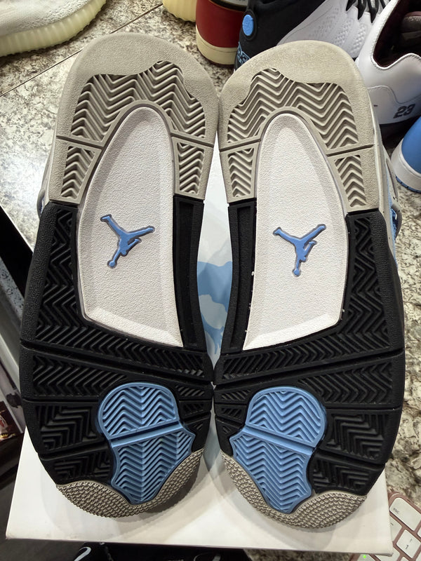 Jordan 4 Retro University Blue