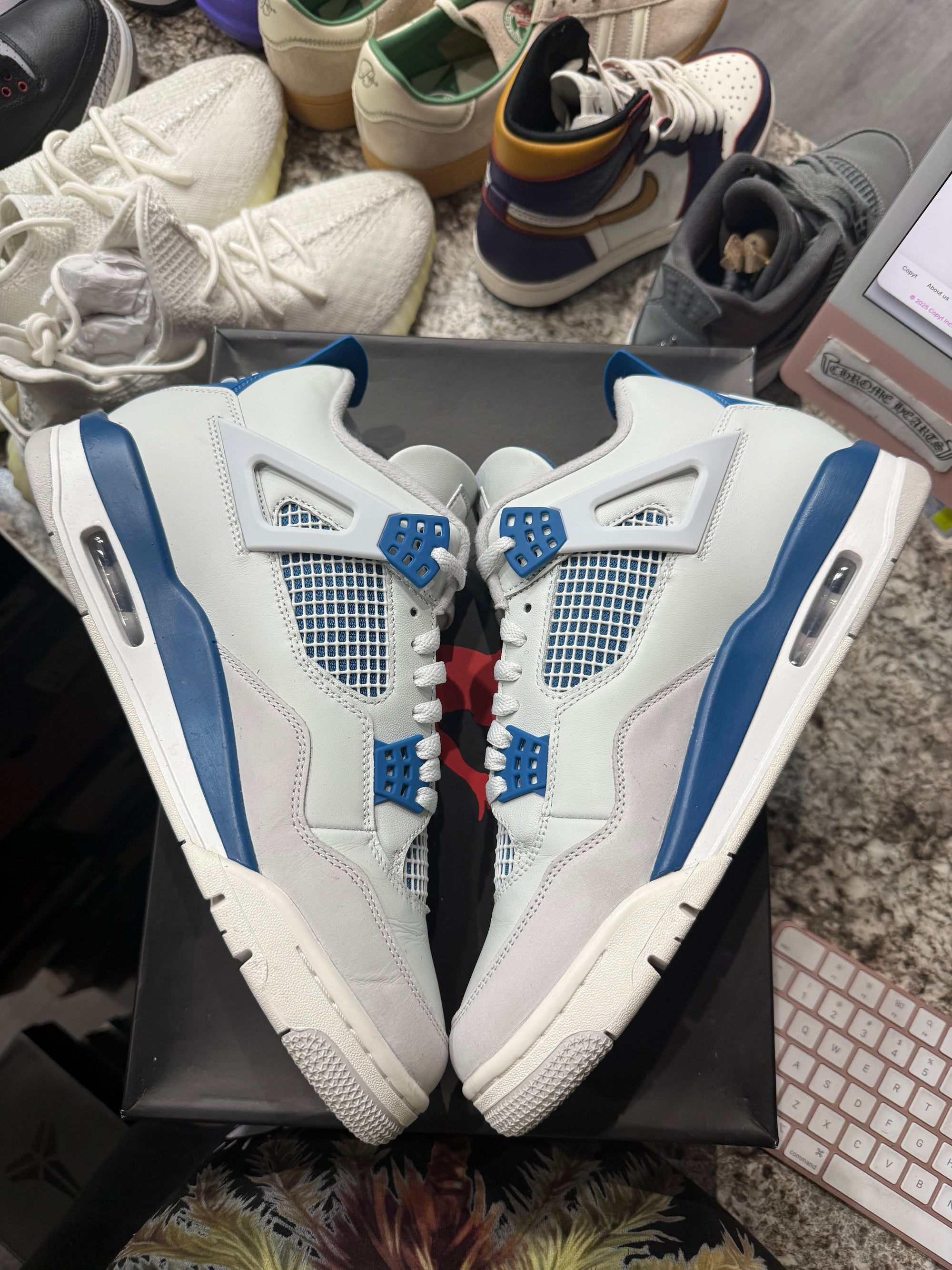 Jordan 4 Retro Military Blue (2024)