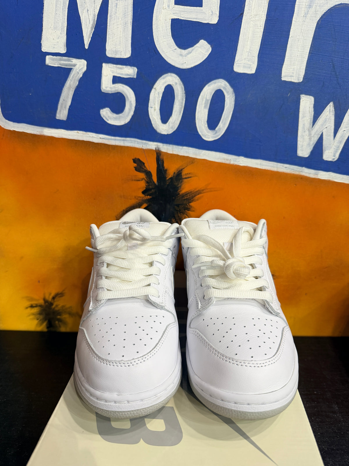 Nike SB Dunk Low Supreme 94 White Metallic Silver
