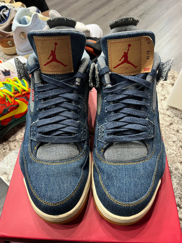 Jordan 4 Retro Levi's Denim (Tag with Levi's Logo)