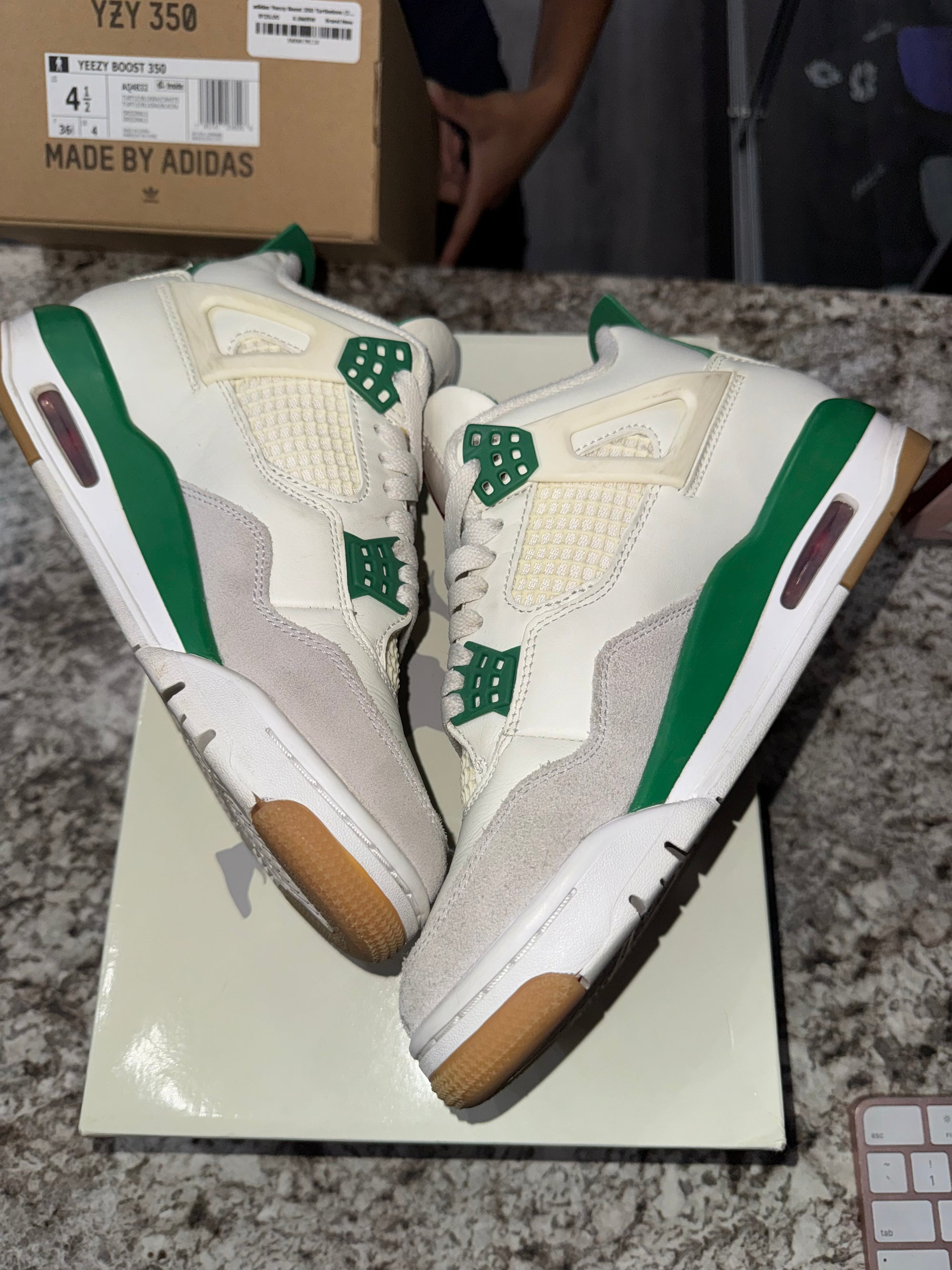 Jordan 4 Retro SB Pine Green