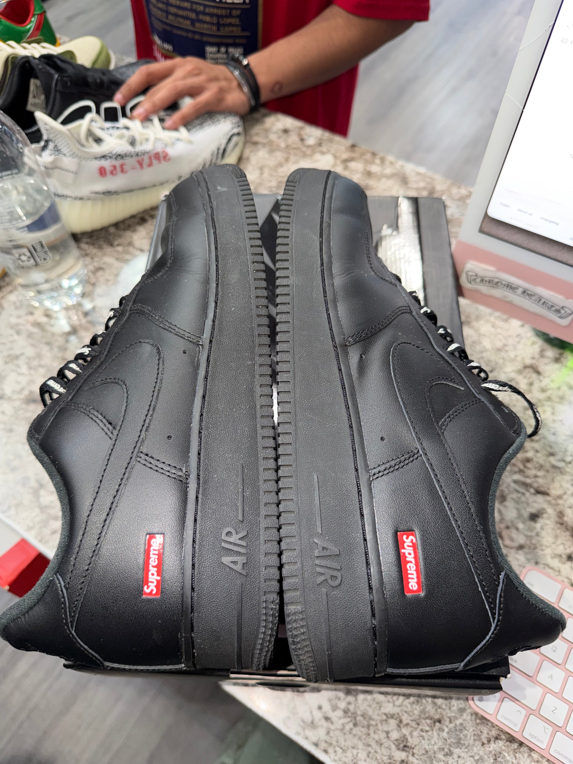 Nike Air Force 1 Low Supreme Black