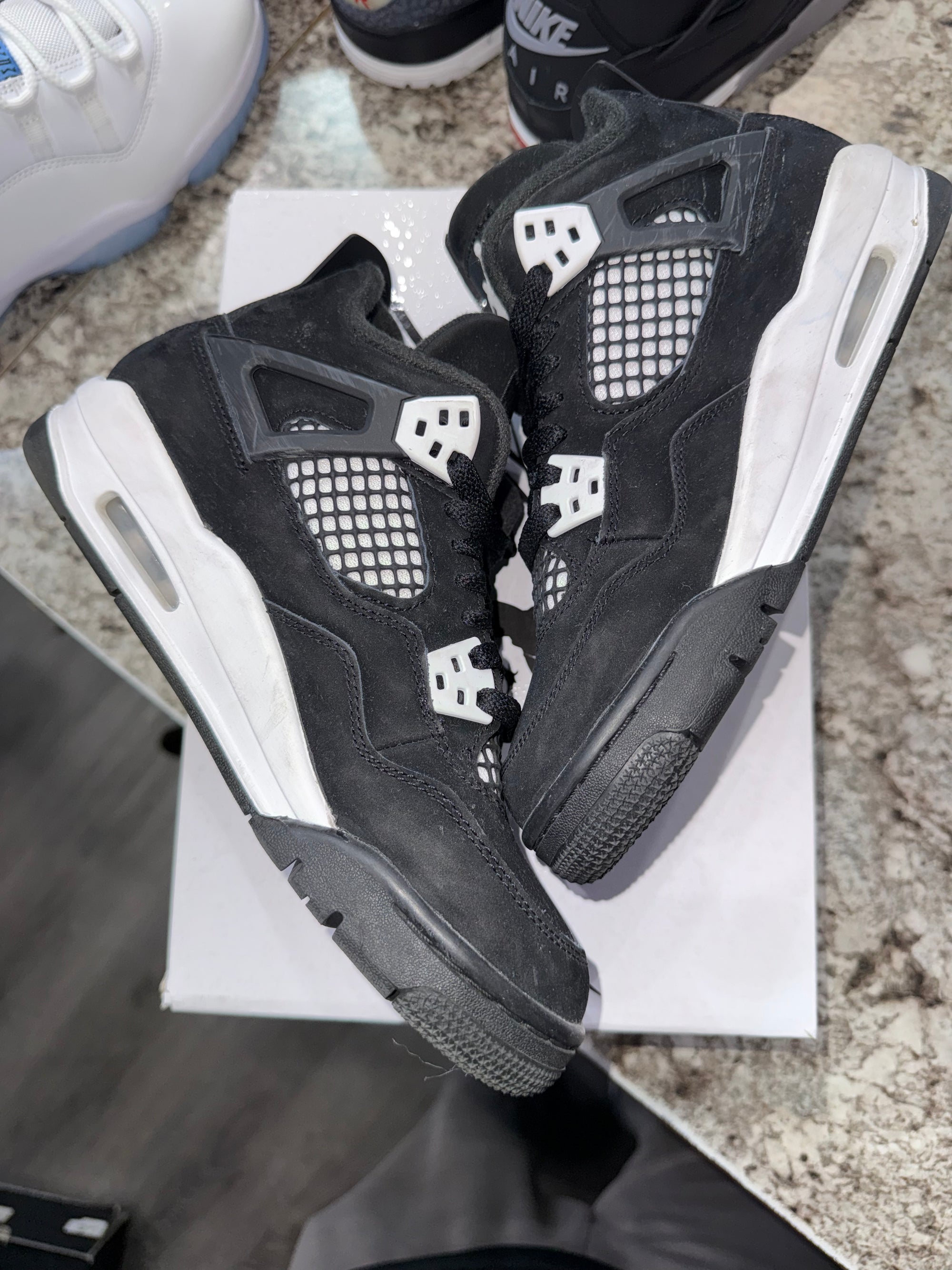 Jordan 4 Retro White Thunder