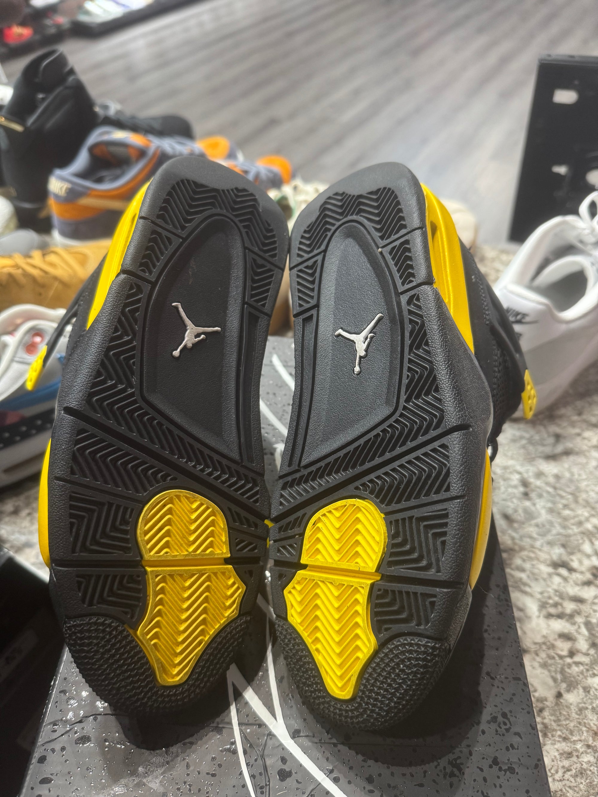 Jordan 4 Retro Thunder (2023) (GS)