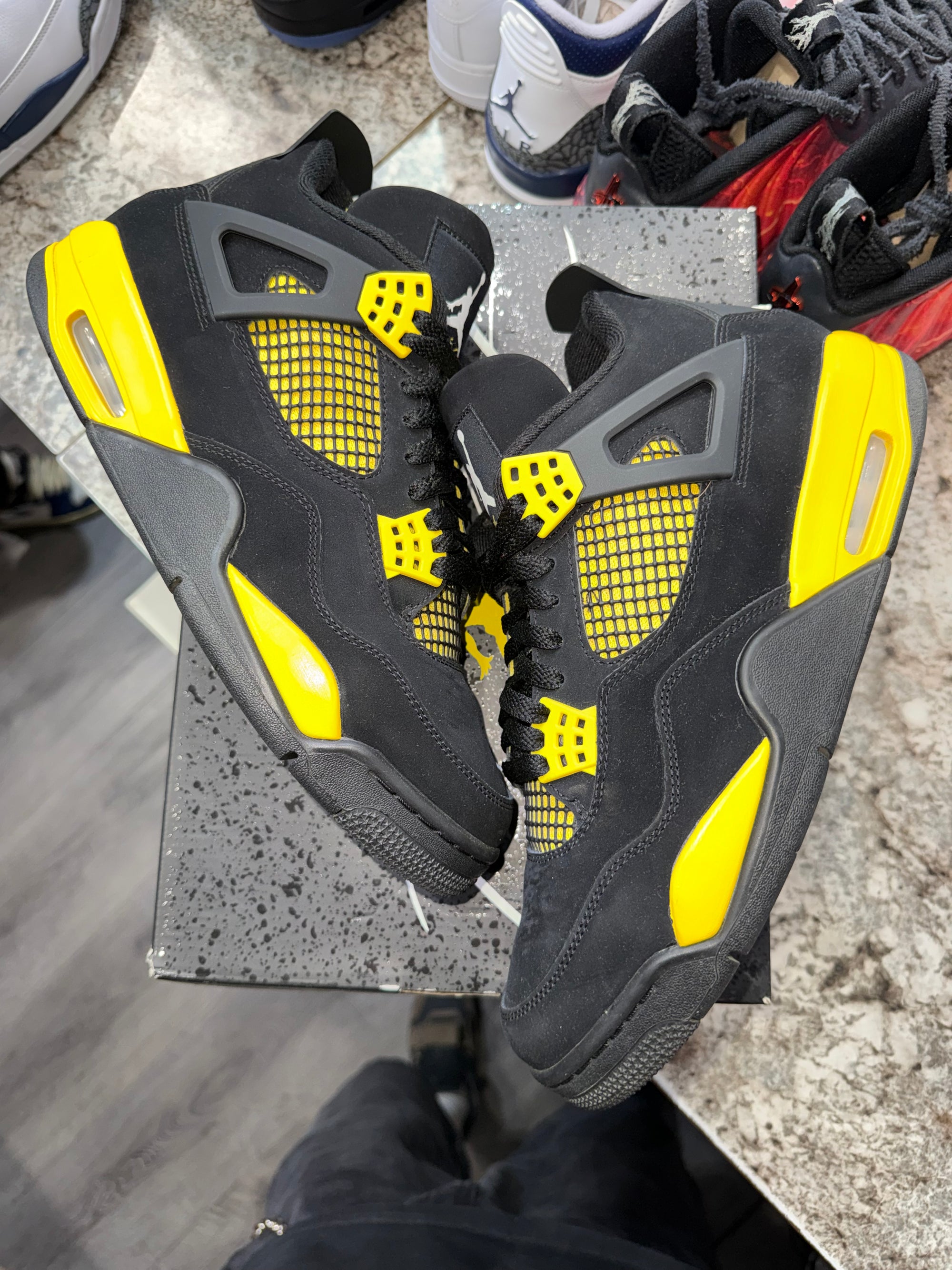 Jordan 4 Retro Thunder (2023)