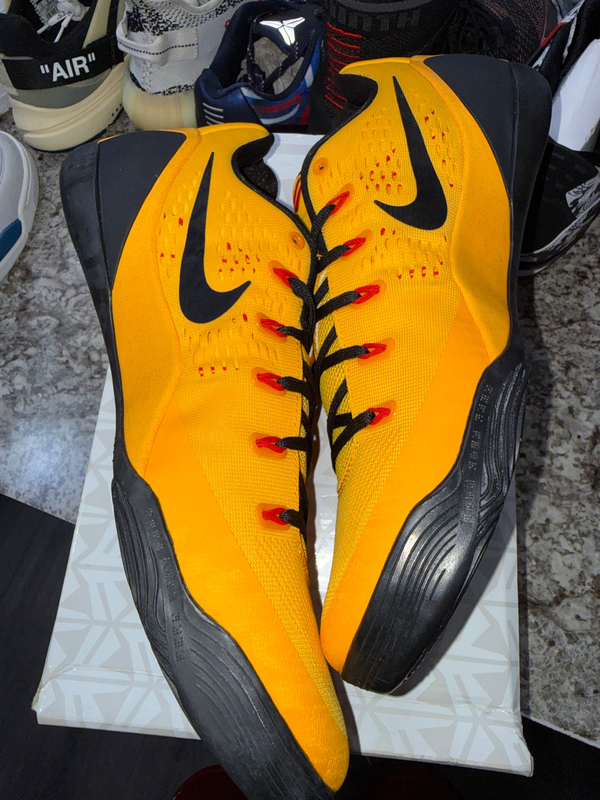 Nike Kobe 9 EM Low Bruce Lee