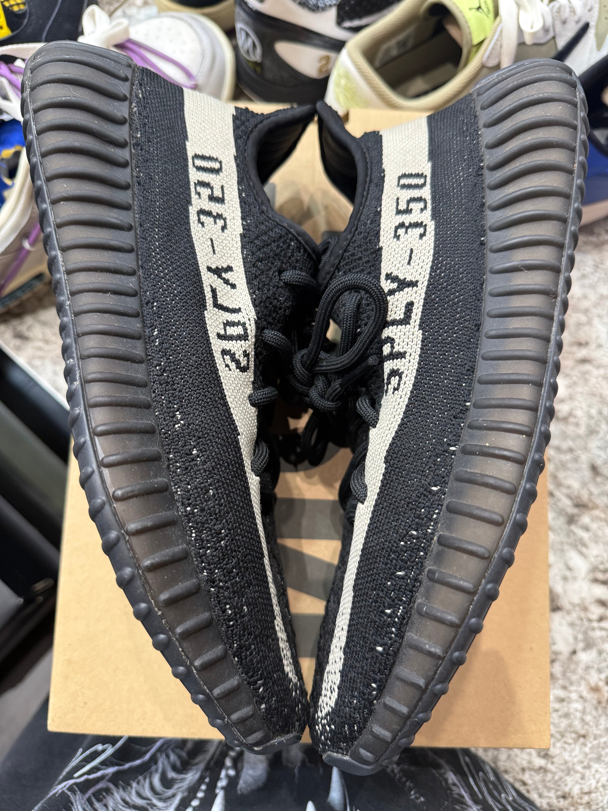 adidas Yeezy Boost 350 V2 Core Black White
