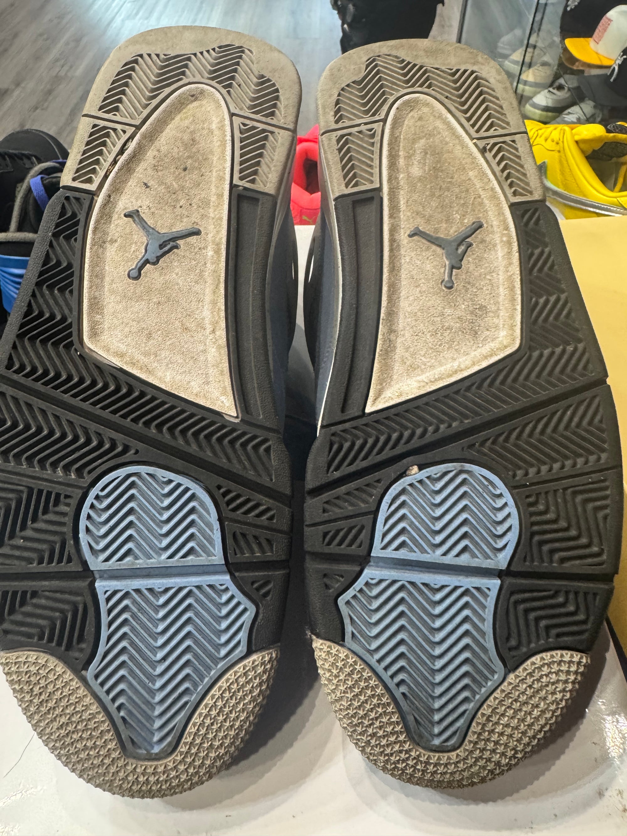 Jordan 4 Retro University Blue