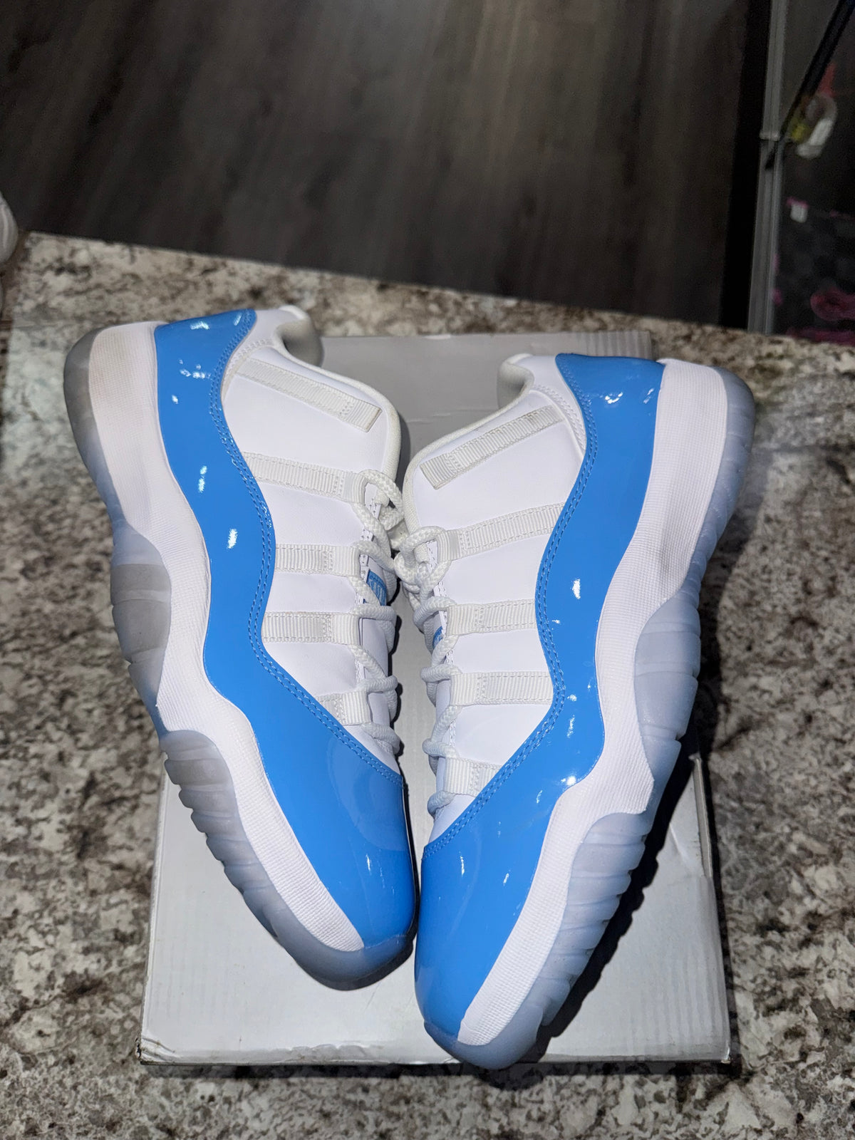 Jordan 11 Retro Low University Blue (2026)