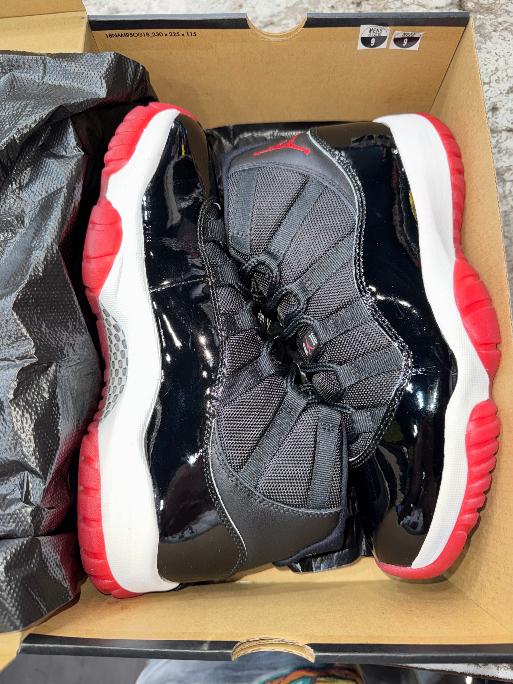 Jordan 11 Retro Playoffs Bred (2019)