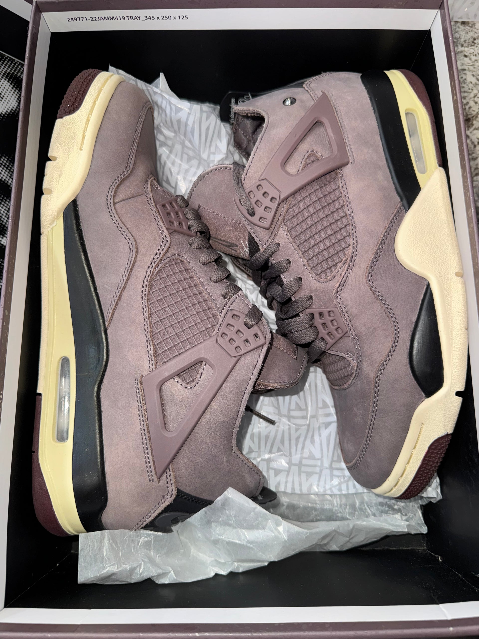 Jordan 4 Retro SP A Ma Maniére Violet Ore