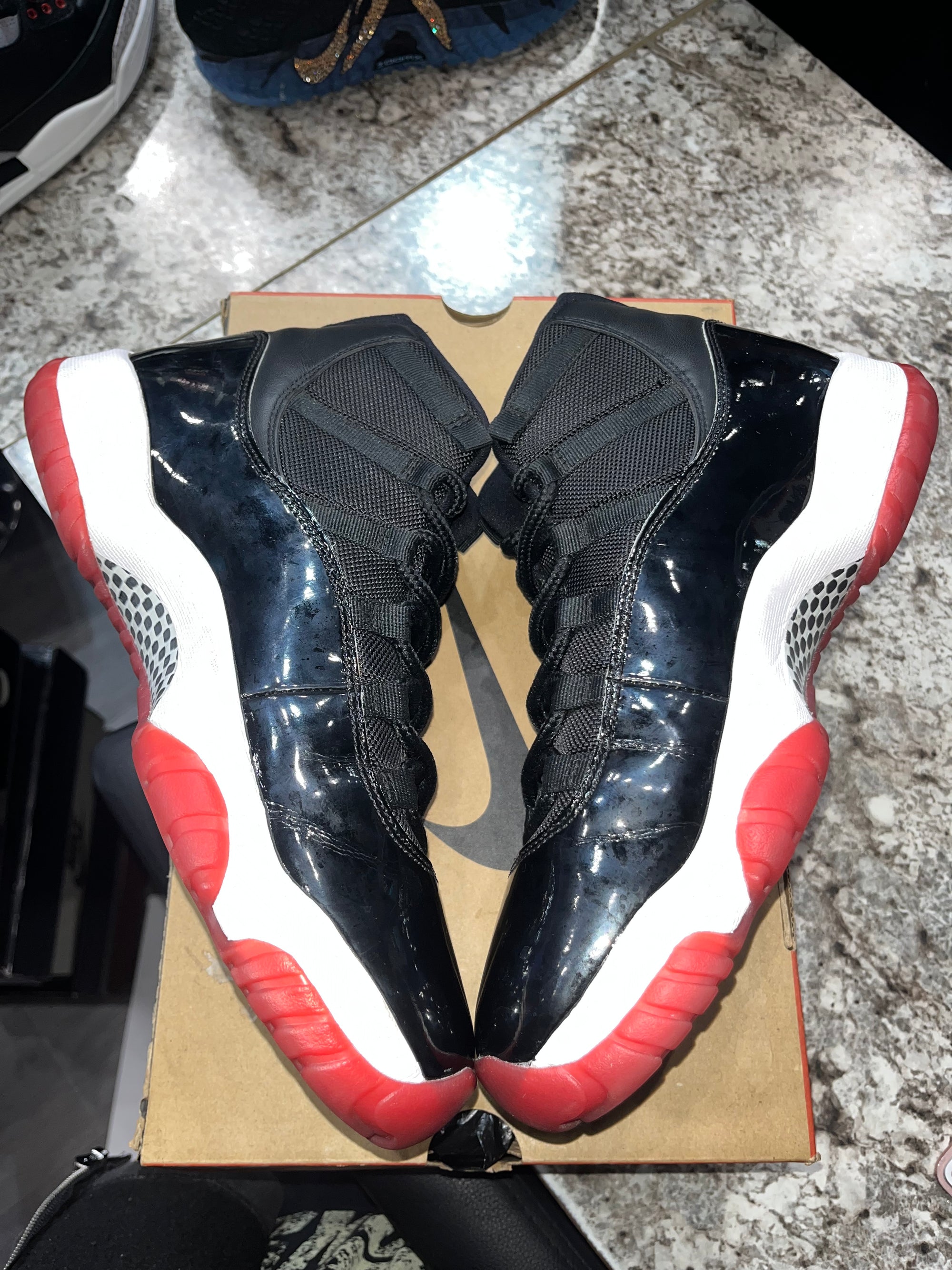 Jordan 11 Retro Playoffs Bred (2019)
