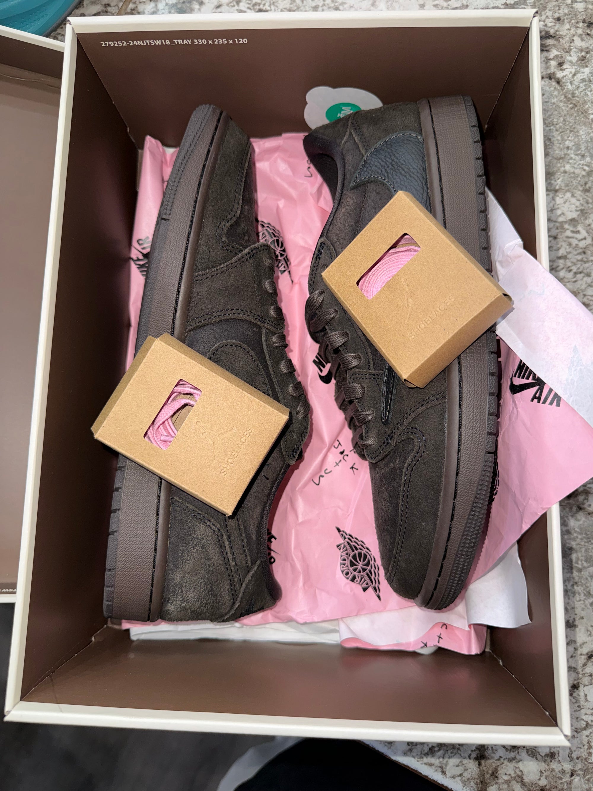 Jordan 1 Retro Low OG SP Travis Scott Velvet Brown