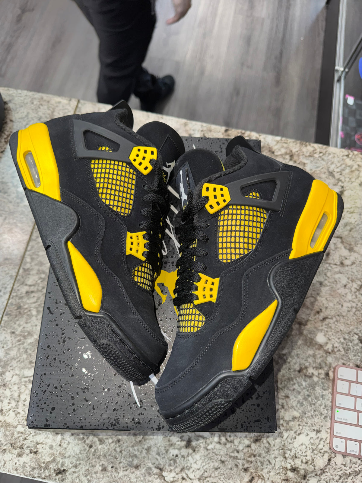 Jordan 4 Retro Thunder (2023)