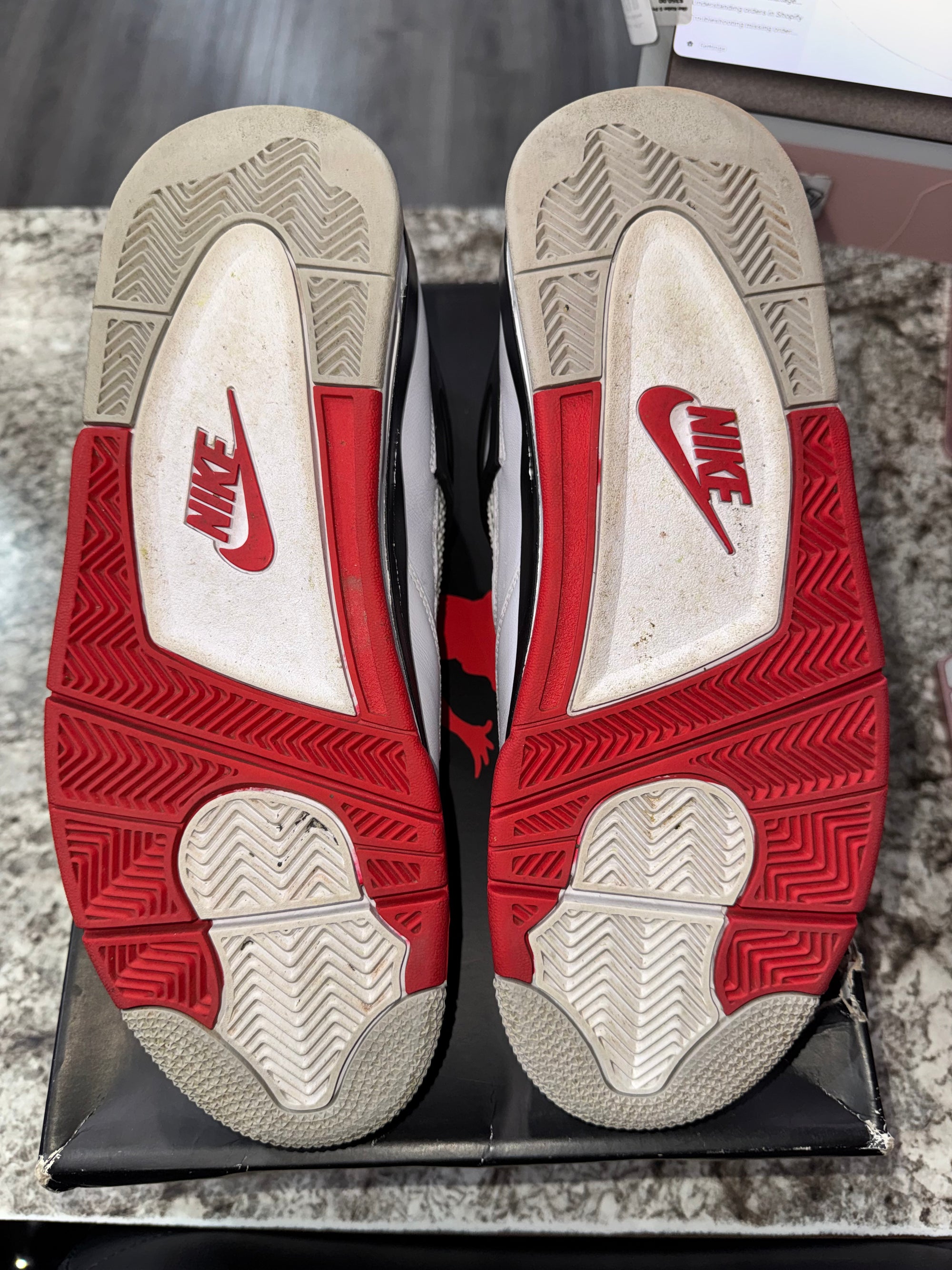Jordan 4 Retro Fire Red (2020)