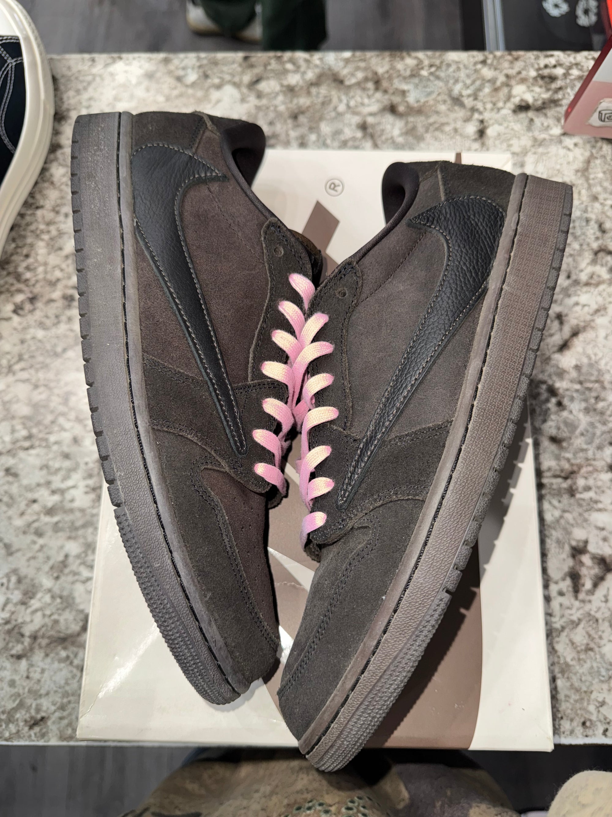 Jordan 1 Retro Low OG SP Travis Scott Velvet Brown