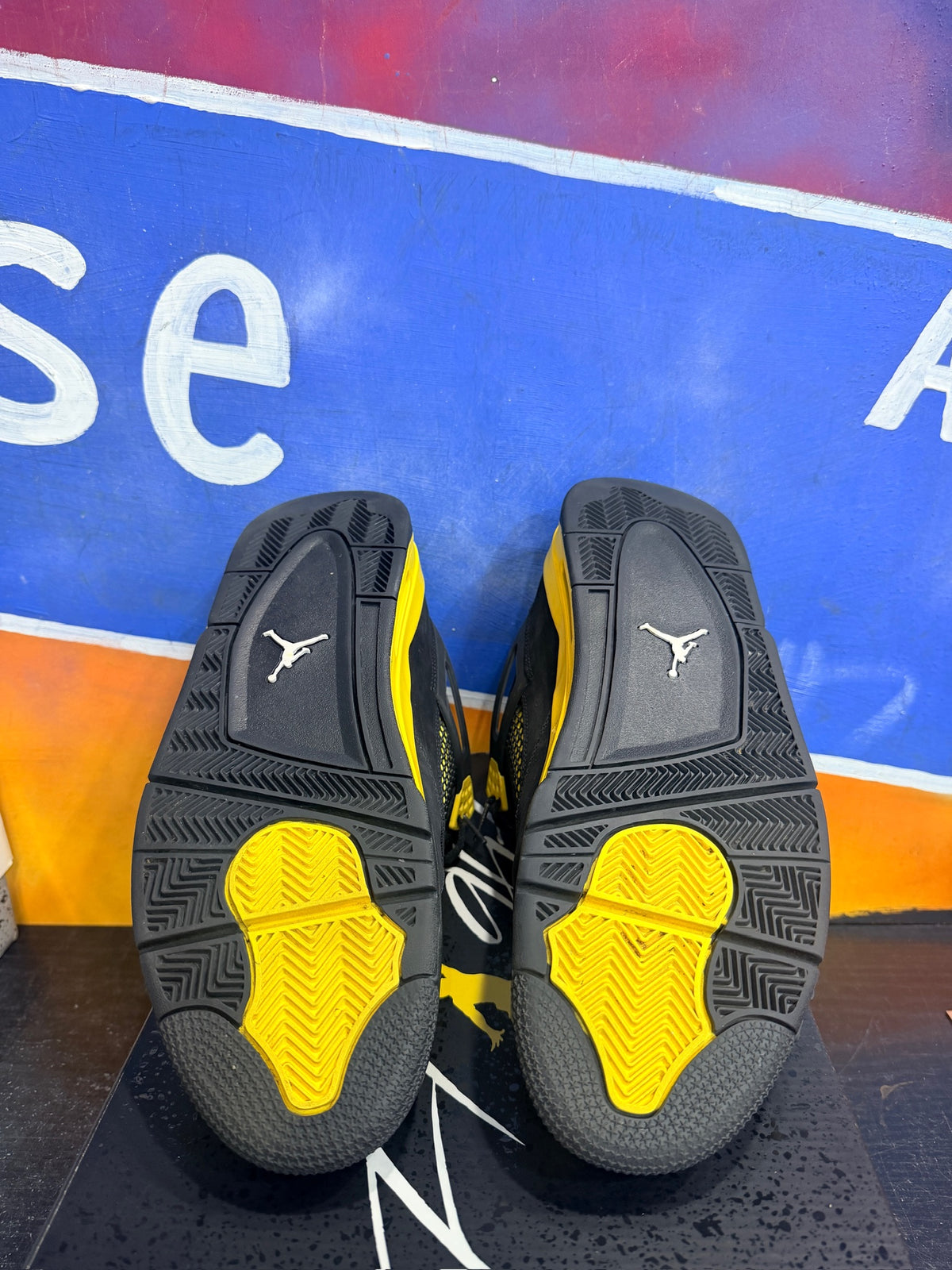 Jordan 4 Retro Thunder (2023)