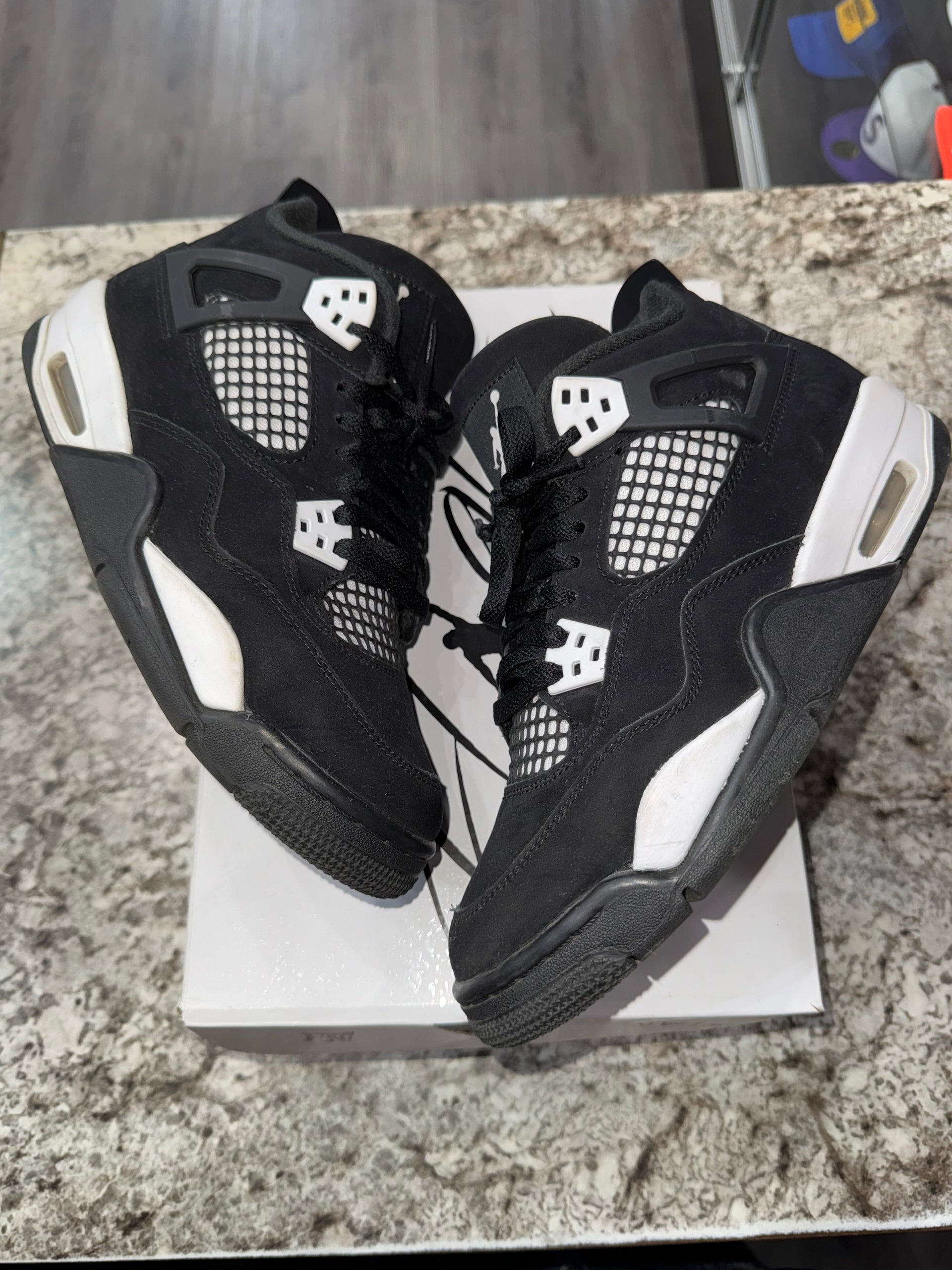 Jordan 4 Retro White Thunder (GS)