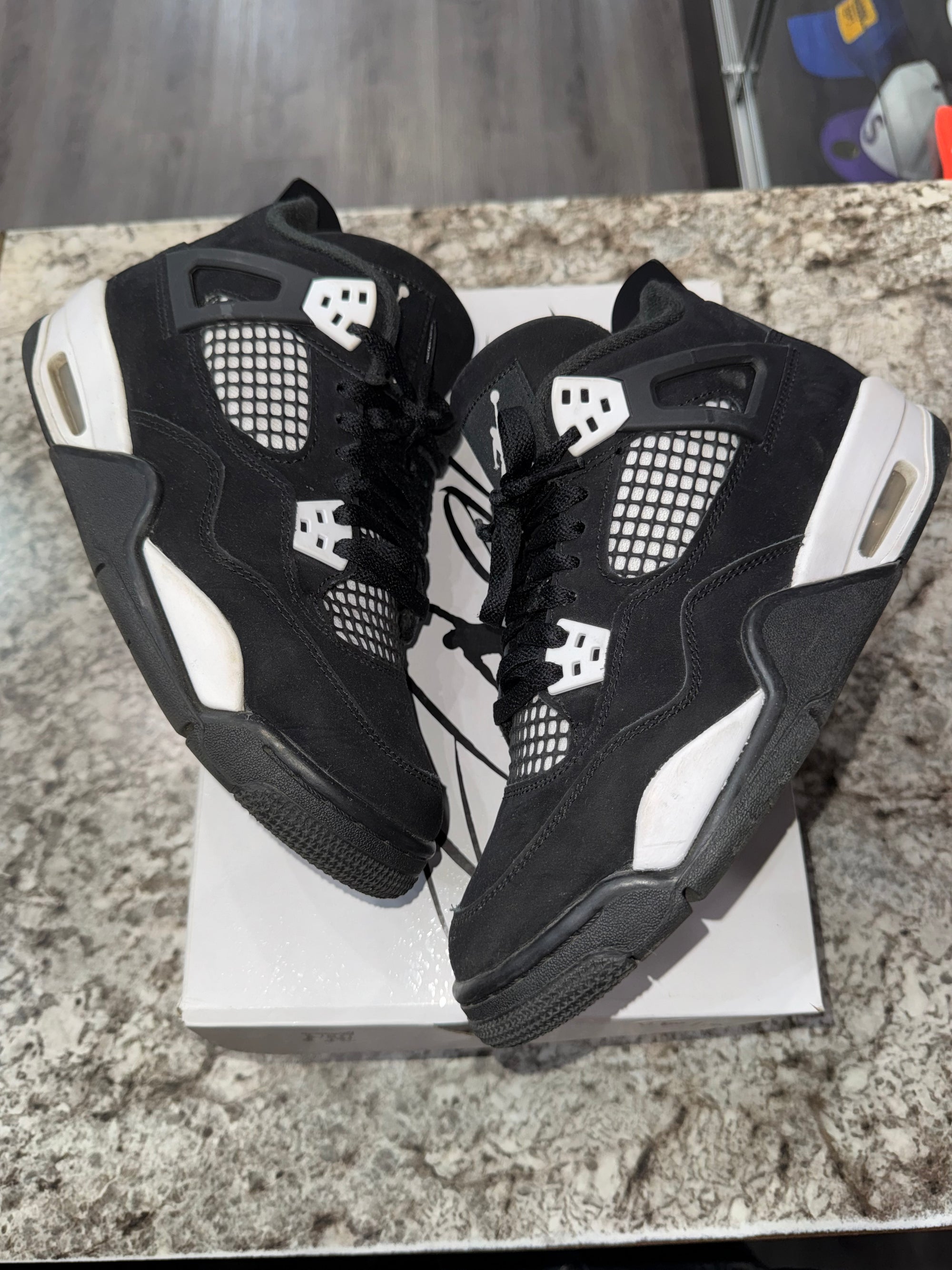 Jordan 4 Retro White Thunder (GS)
