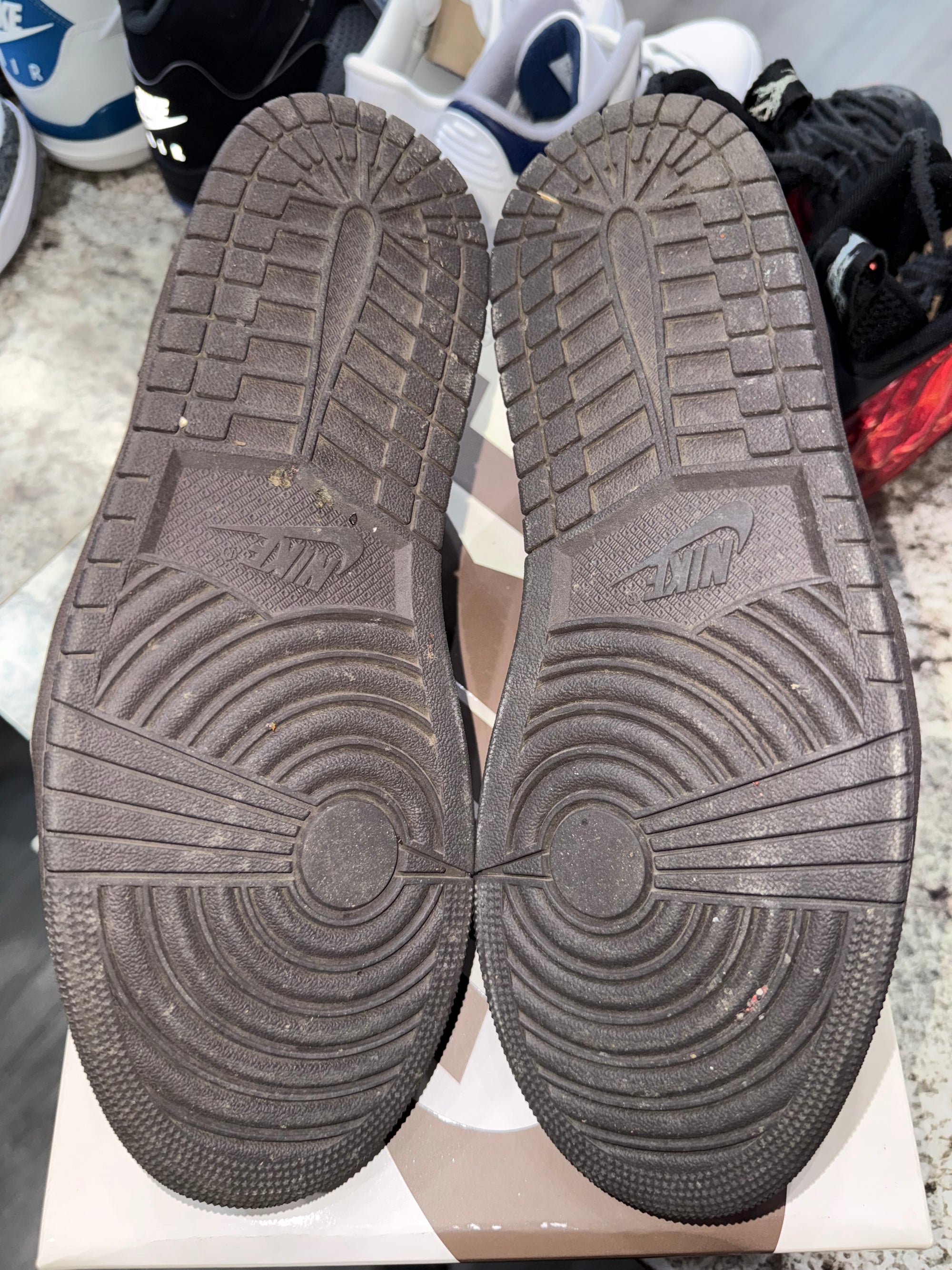 Jordan 1 Retro Low OG SP Travis Scott Velvet Brown