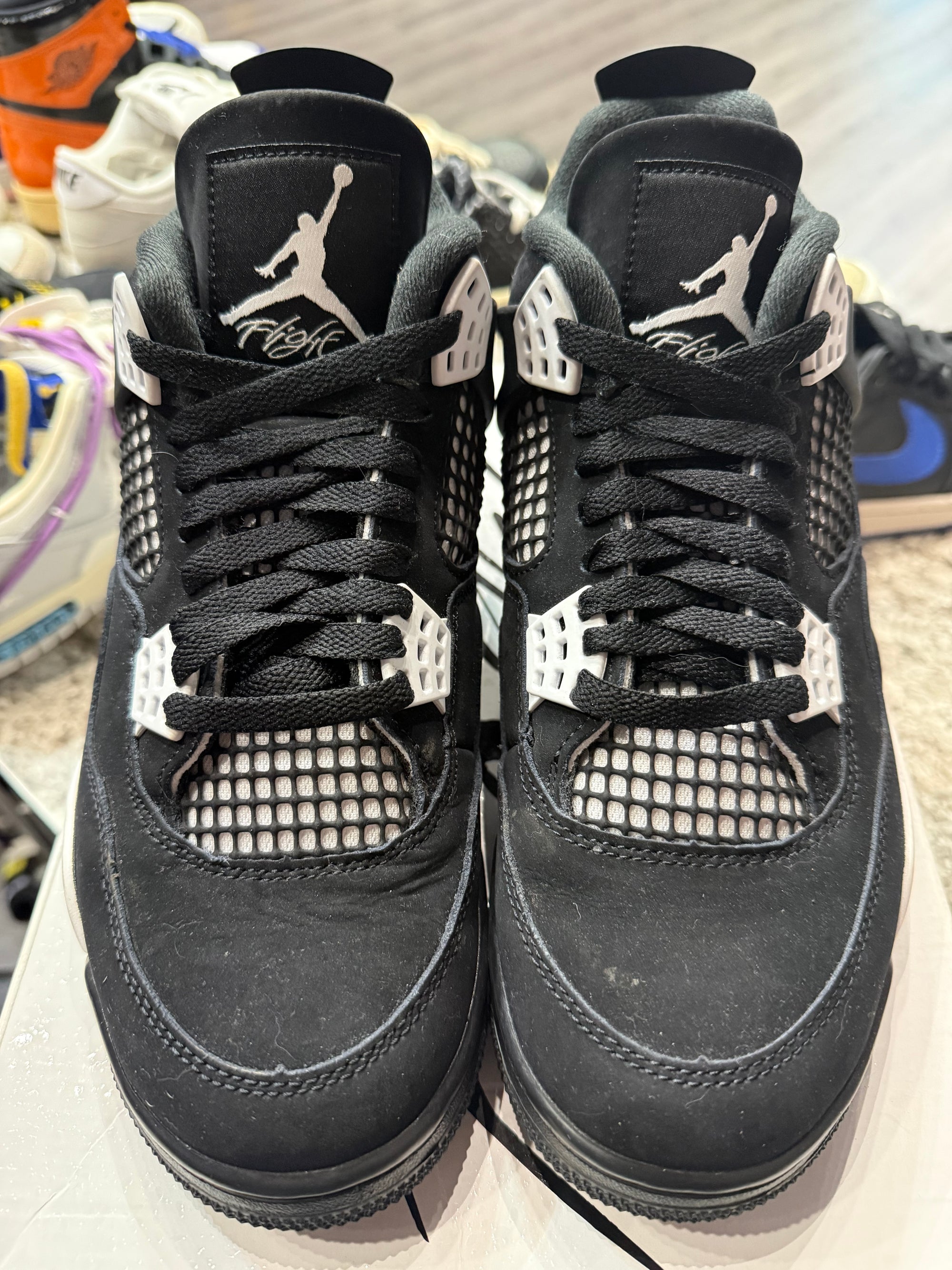 Jordan 4 Retro White Thunder