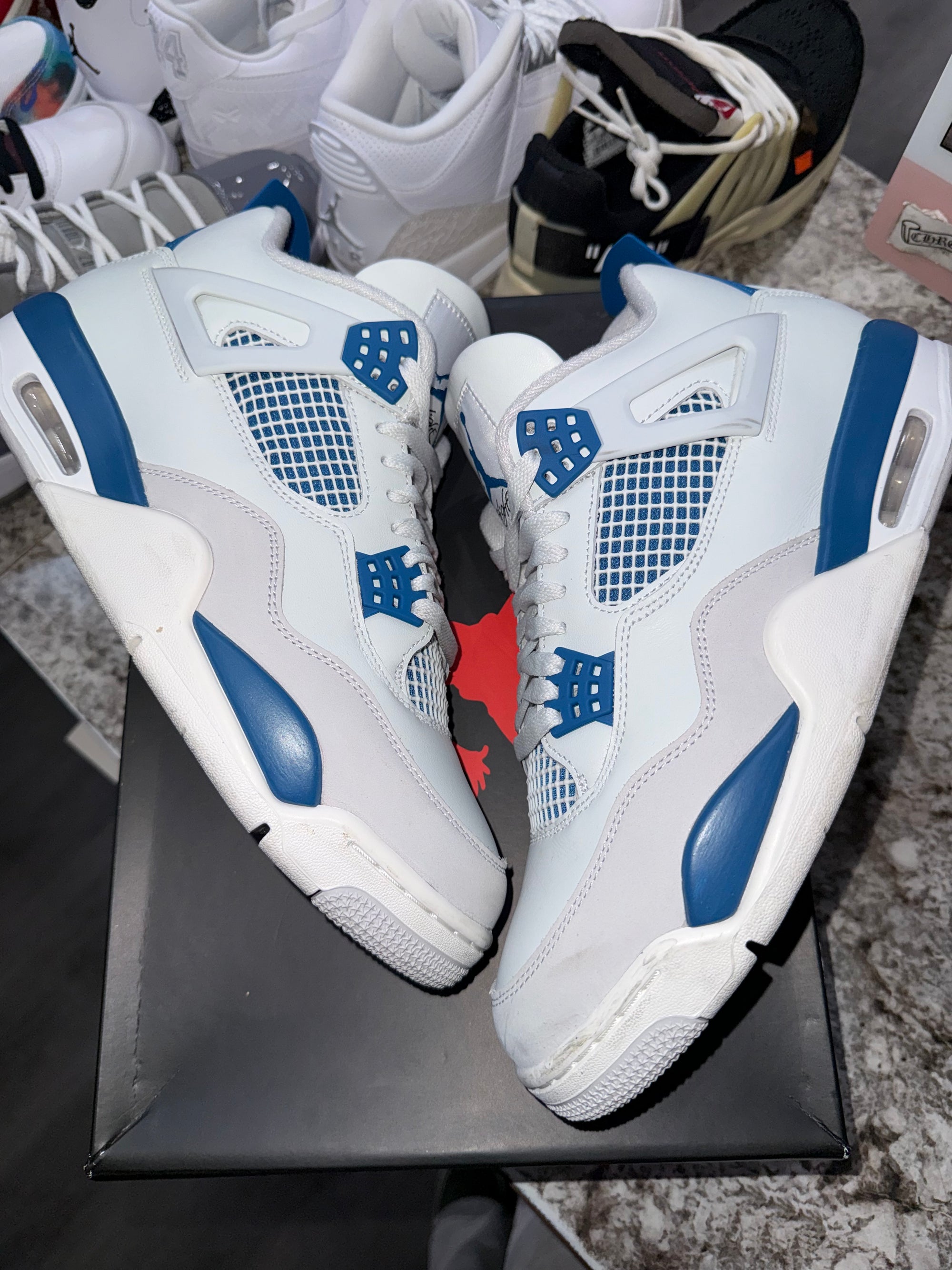 Jordan 4 Retro Military Blue (2024)