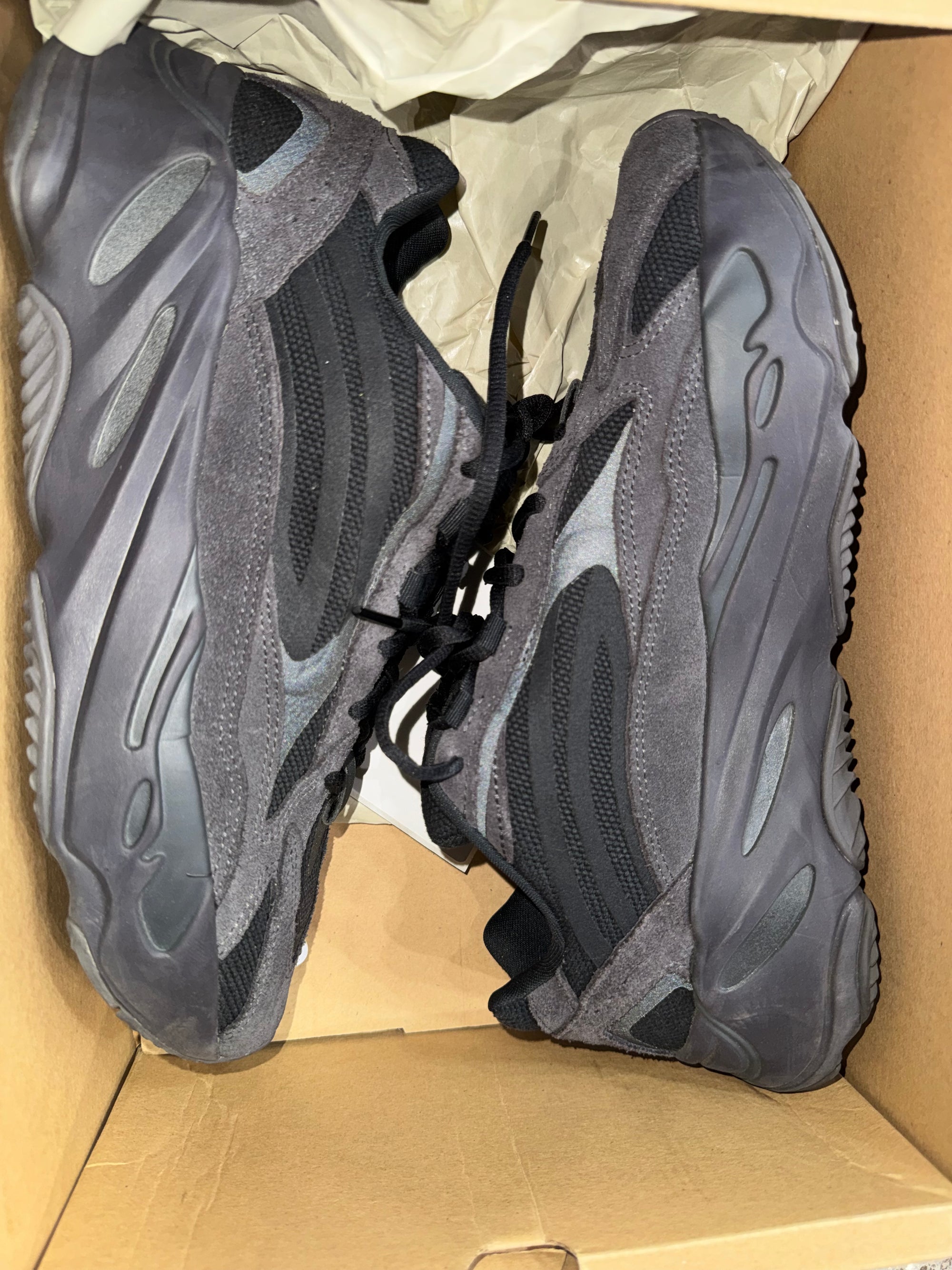 adidas Yeezy Boost 700 V2 Vanta